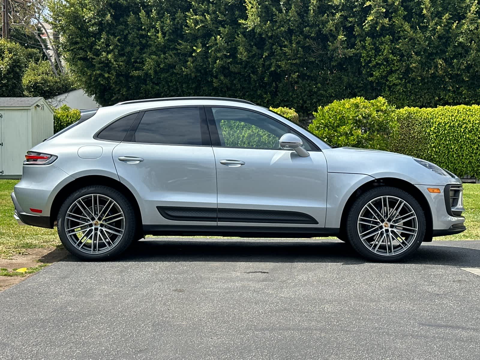 Thumbnail: 2026 Porsche Macan - 9