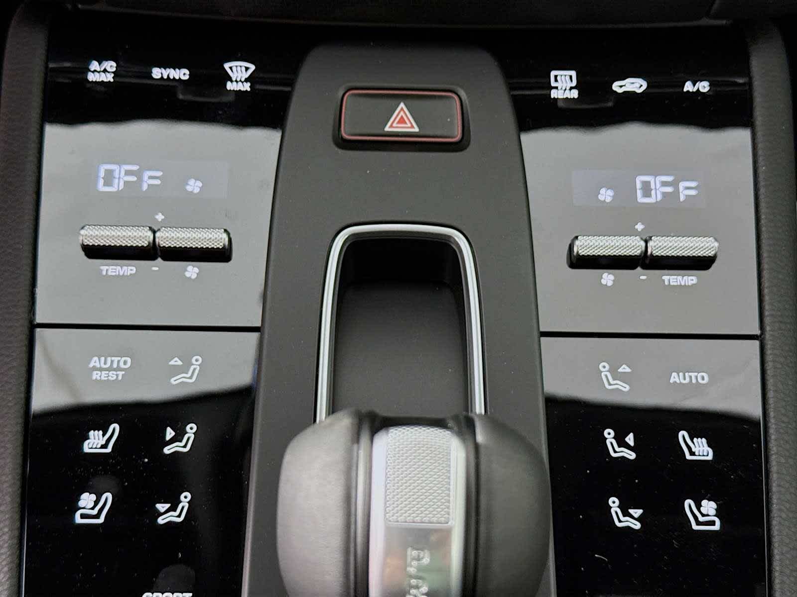 Thumbnail: 2026 Porsche Macan - 13