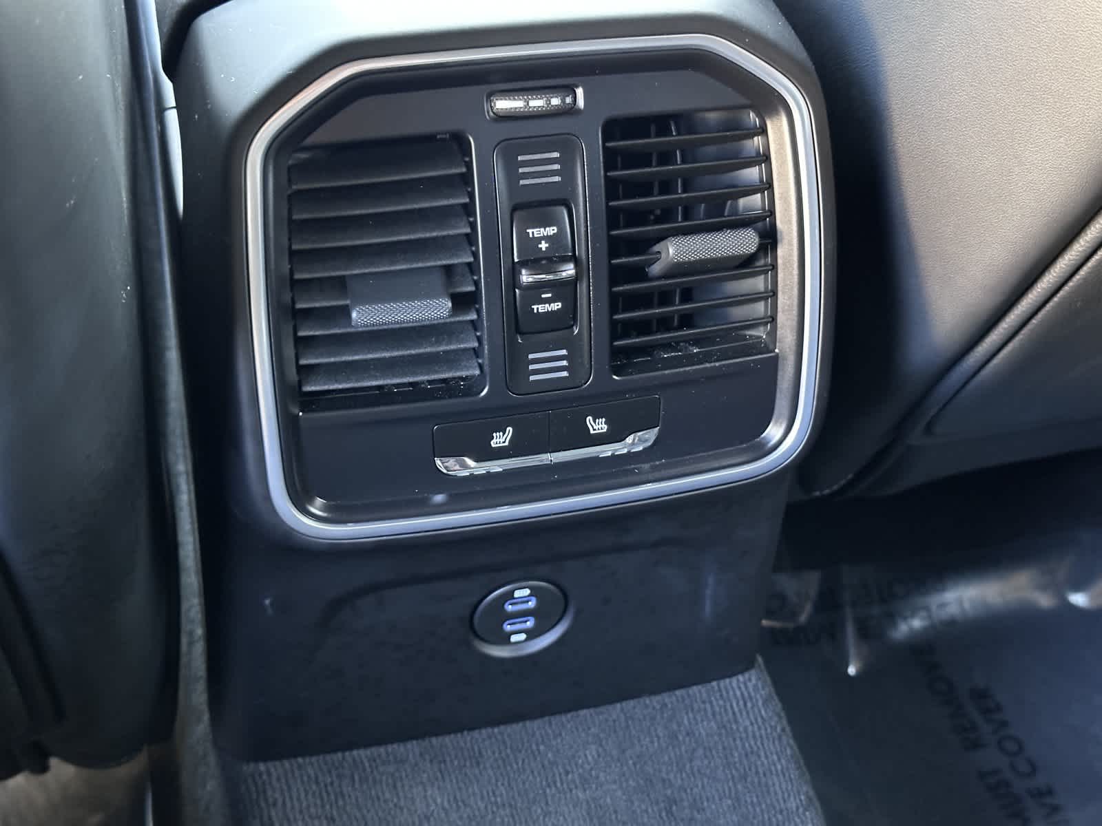 Thumbnail: 2025 Porsche Macan - 14