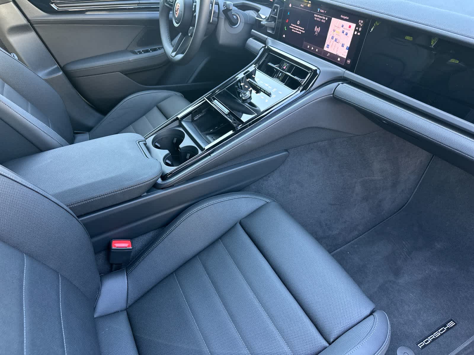 Thumbnail: 2026 Porsche Panamera - 16