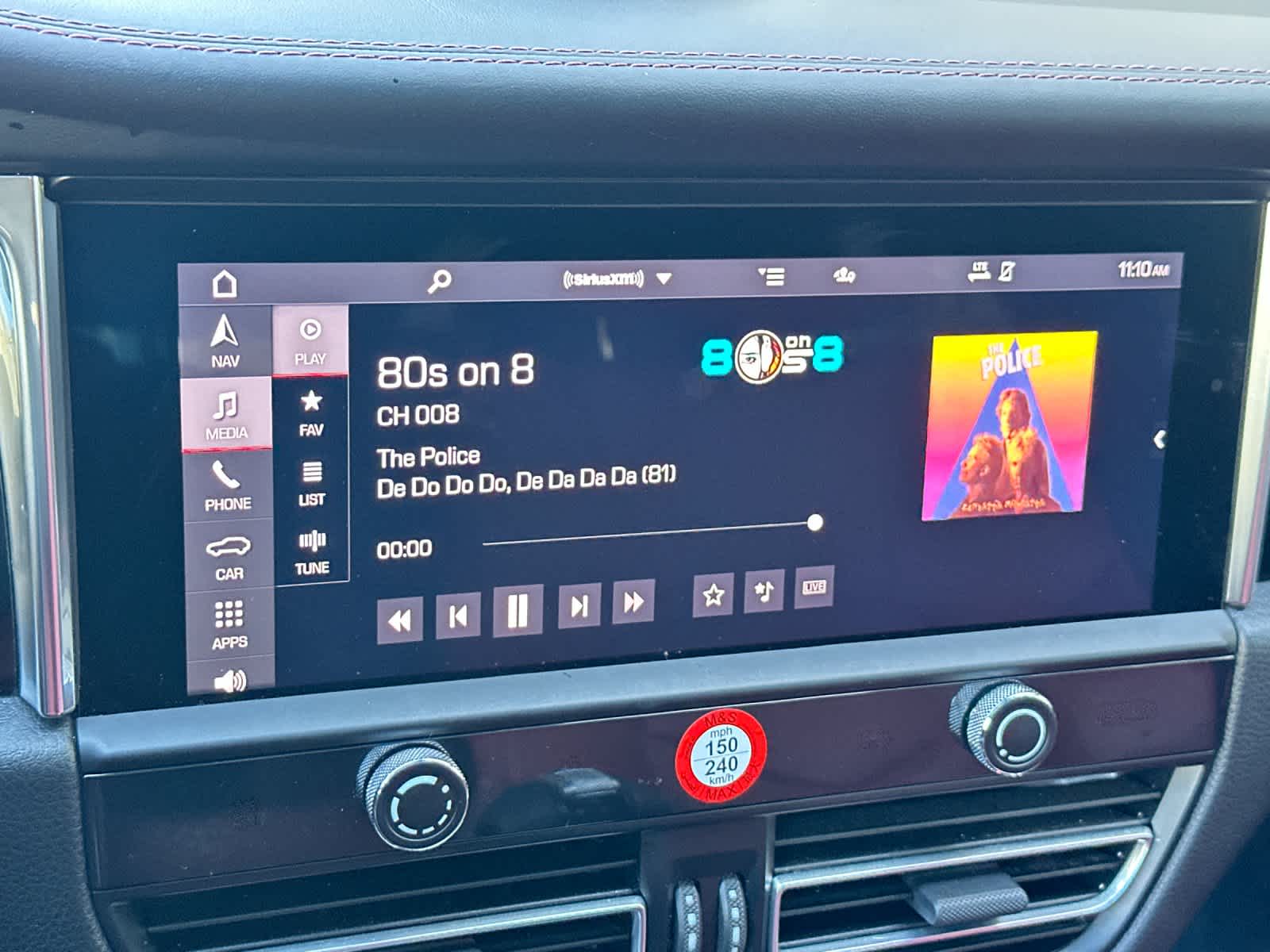 Thumbnail: 2025 Porsche Macan - 21