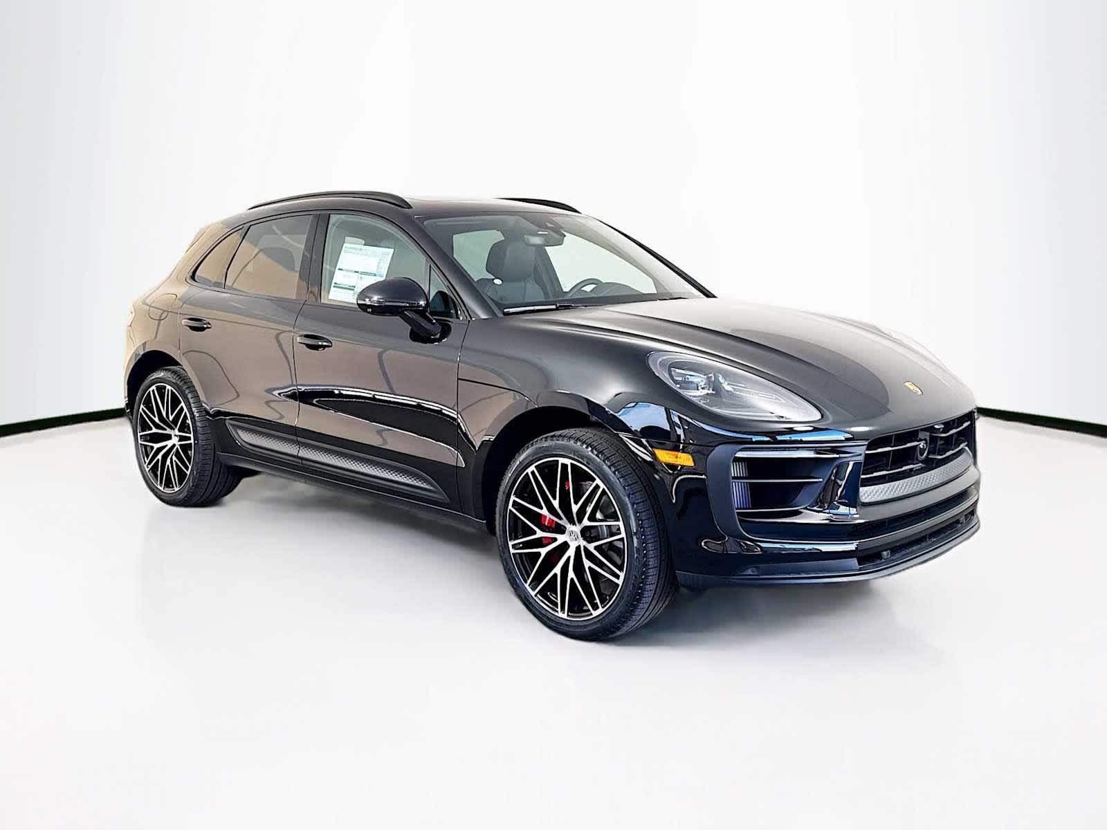 Thumbnail: 2026 Porsche Macan - 7