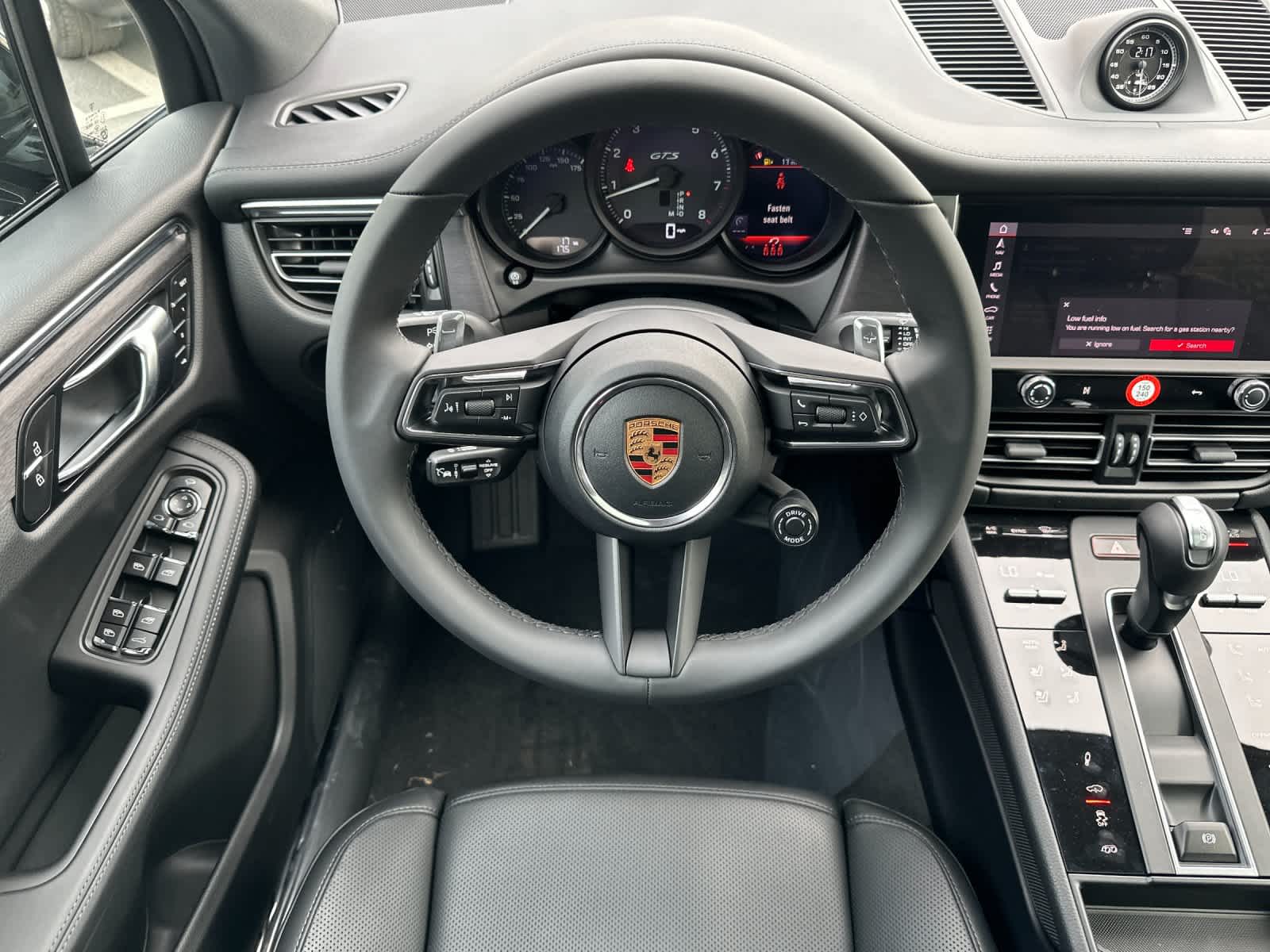 Thumbnail: 2026 Porsche Macan - 15