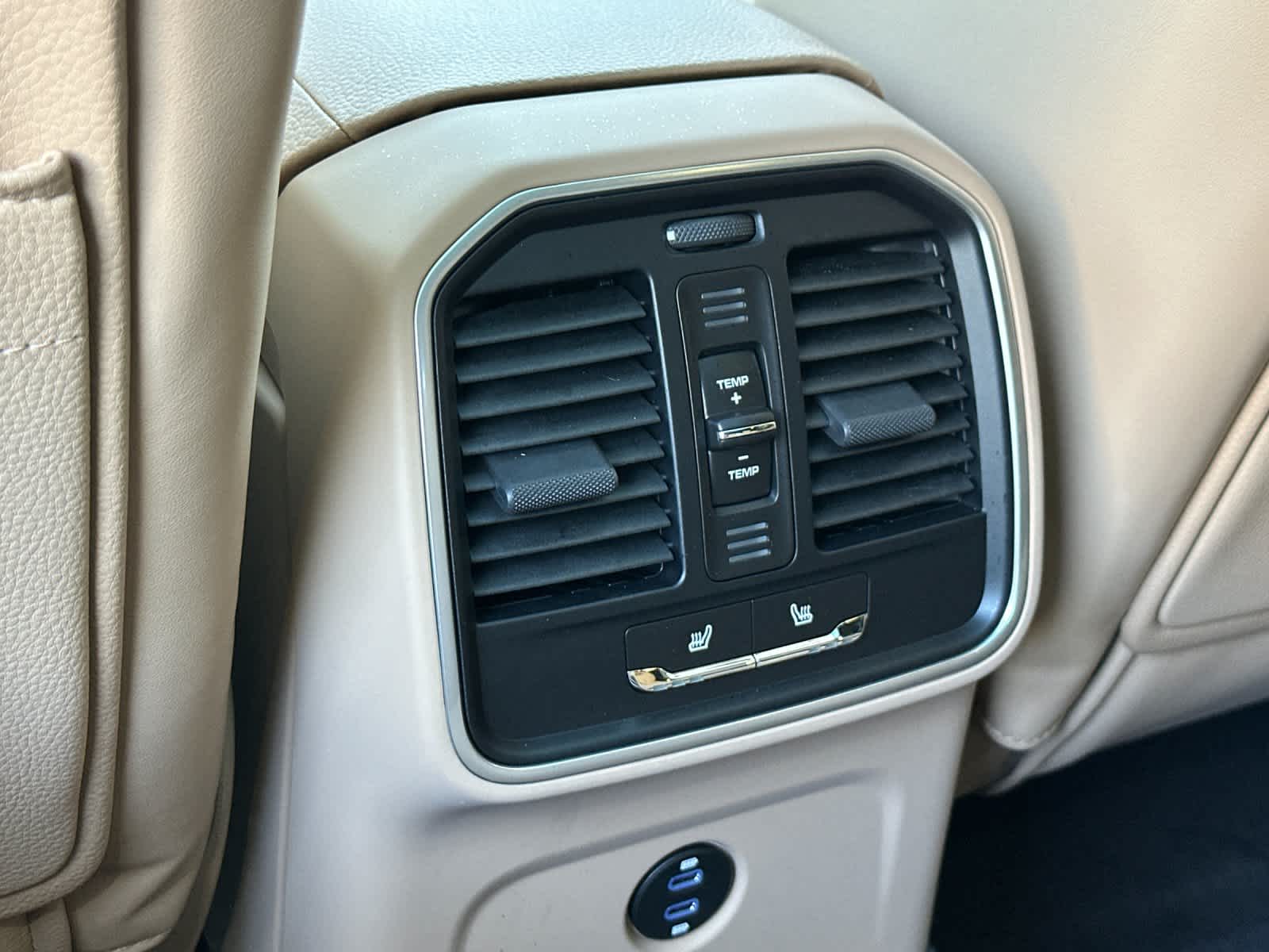 Thumbnail: 2026 Porsche Macan - 14