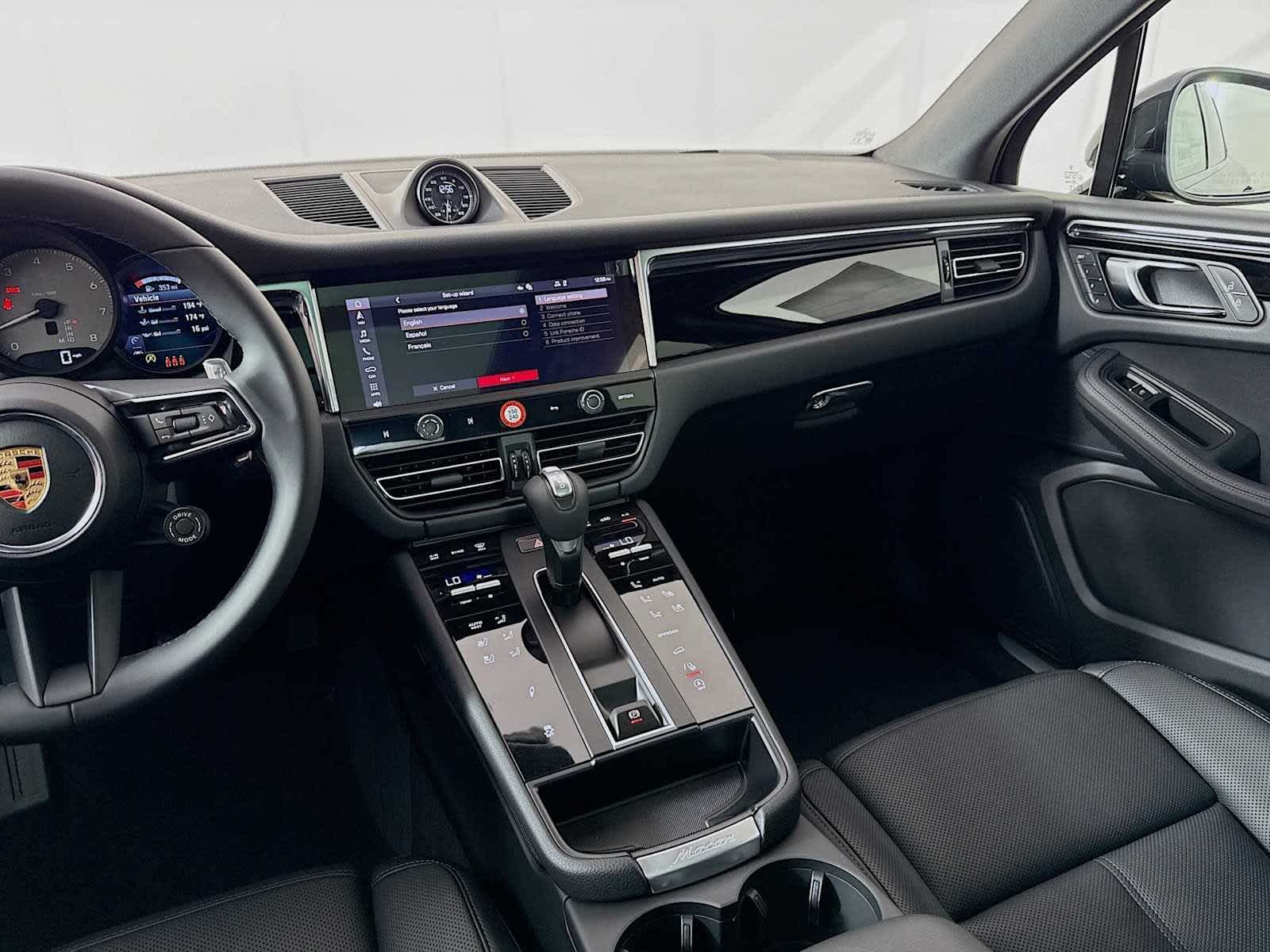 Thumbnail: 2026 Porsche Macan - 47