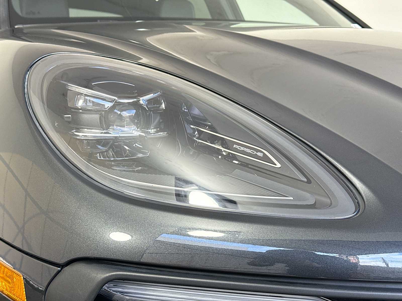 Thumbnail: 2023 Porsche Macan - 29