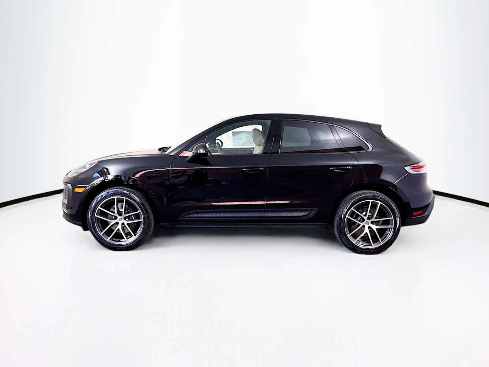 Thumbnail: 2026 Porsche Macan - 2