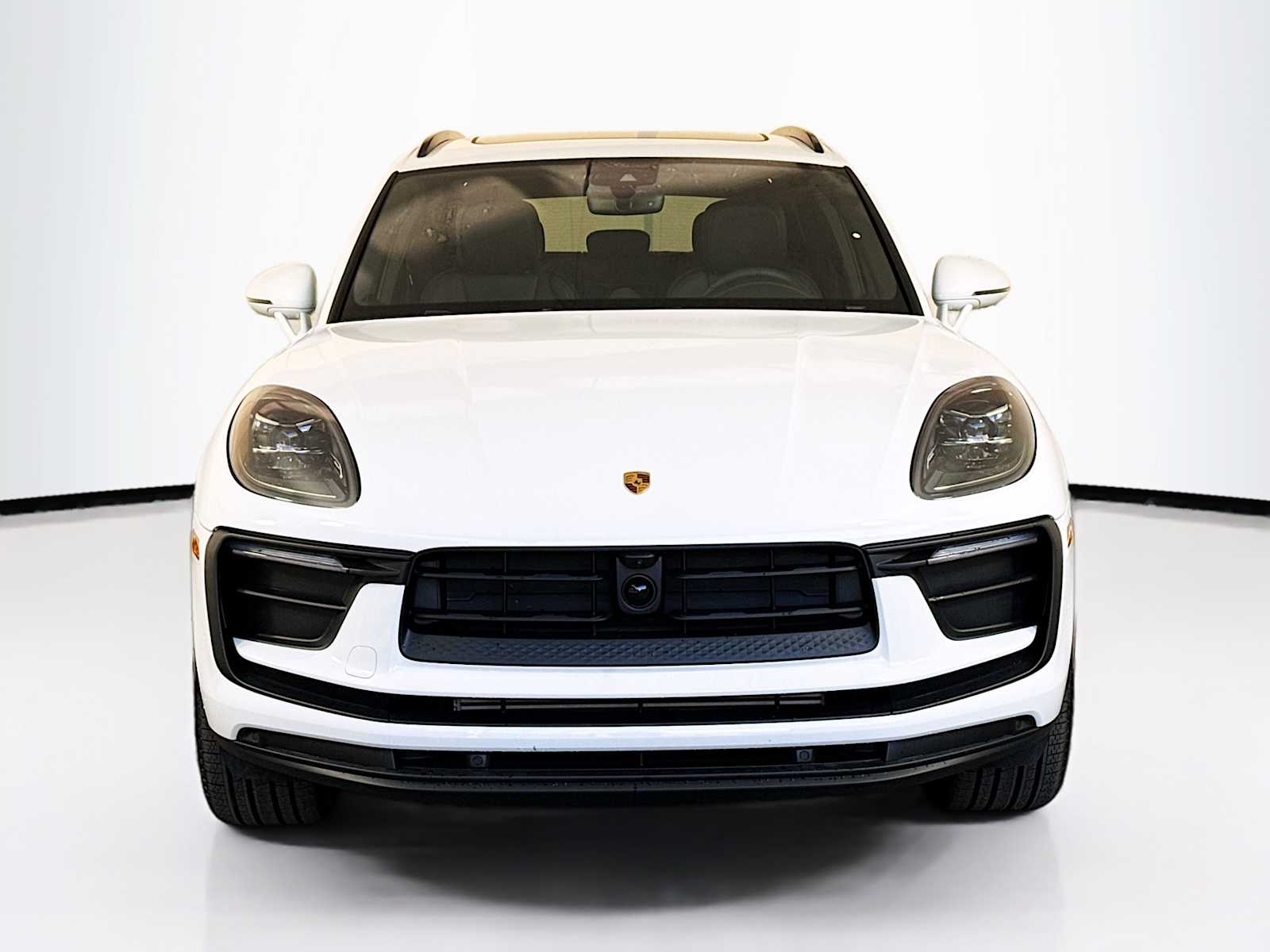 Thumbnail: 2026 Porsche Macan - 6