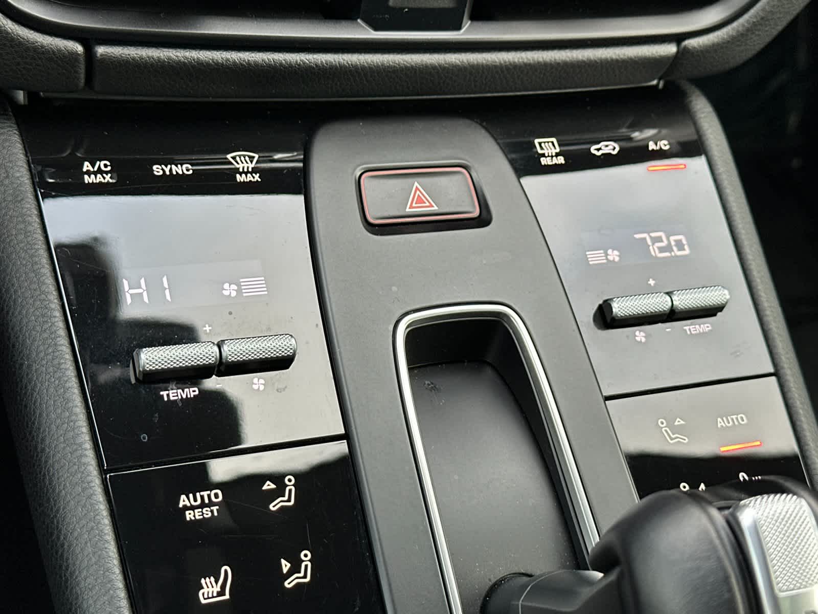 Thumbnail: 2025 Porsche Macan - 23