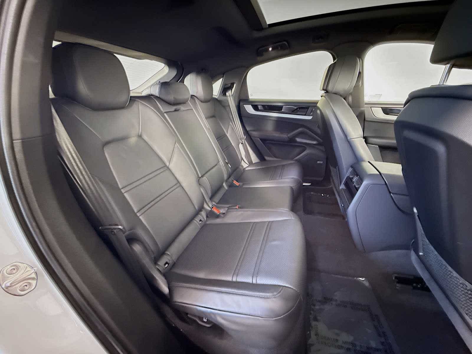 Thumbnail: 2024 Porsche Cayenne - 20