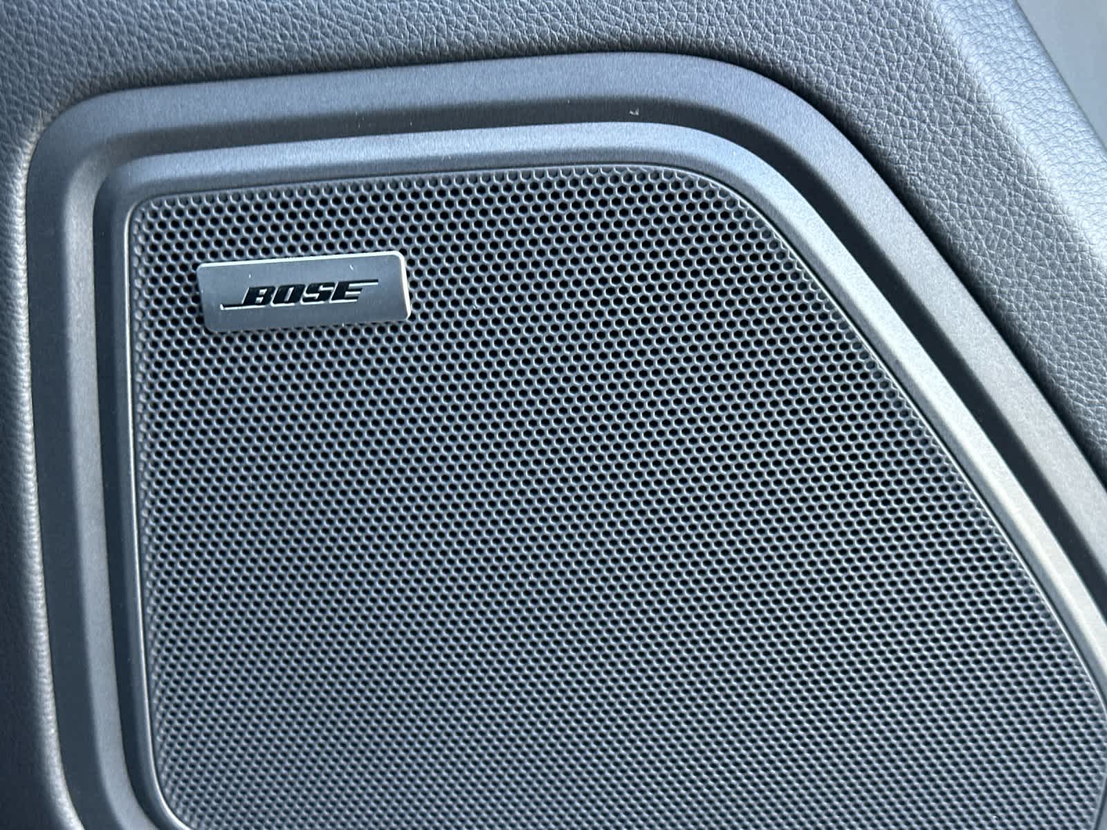 Thumbnail: 2026 Porsche Macan - 20