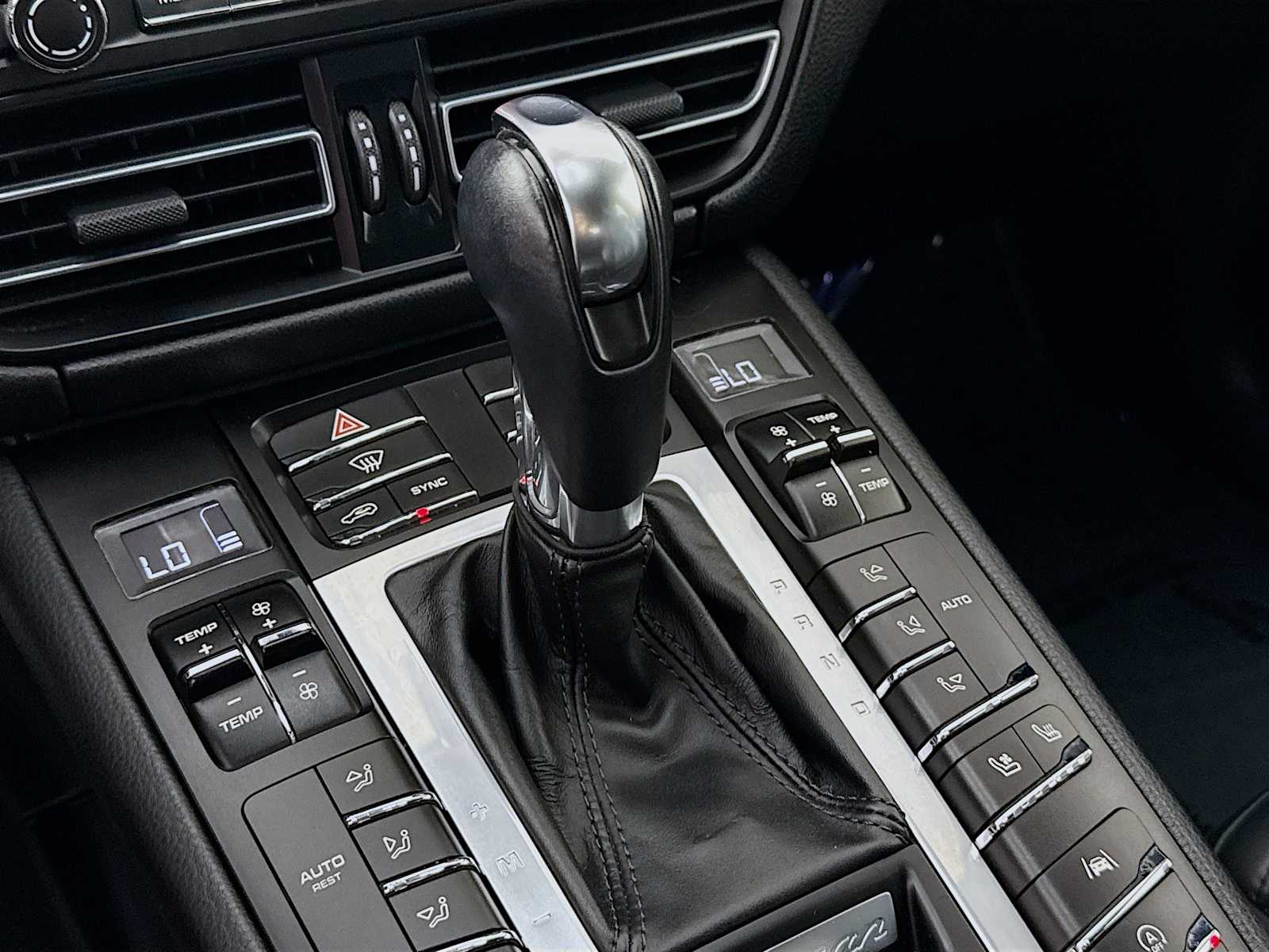 Thumbnail: 2021 Porsche Macan - 14