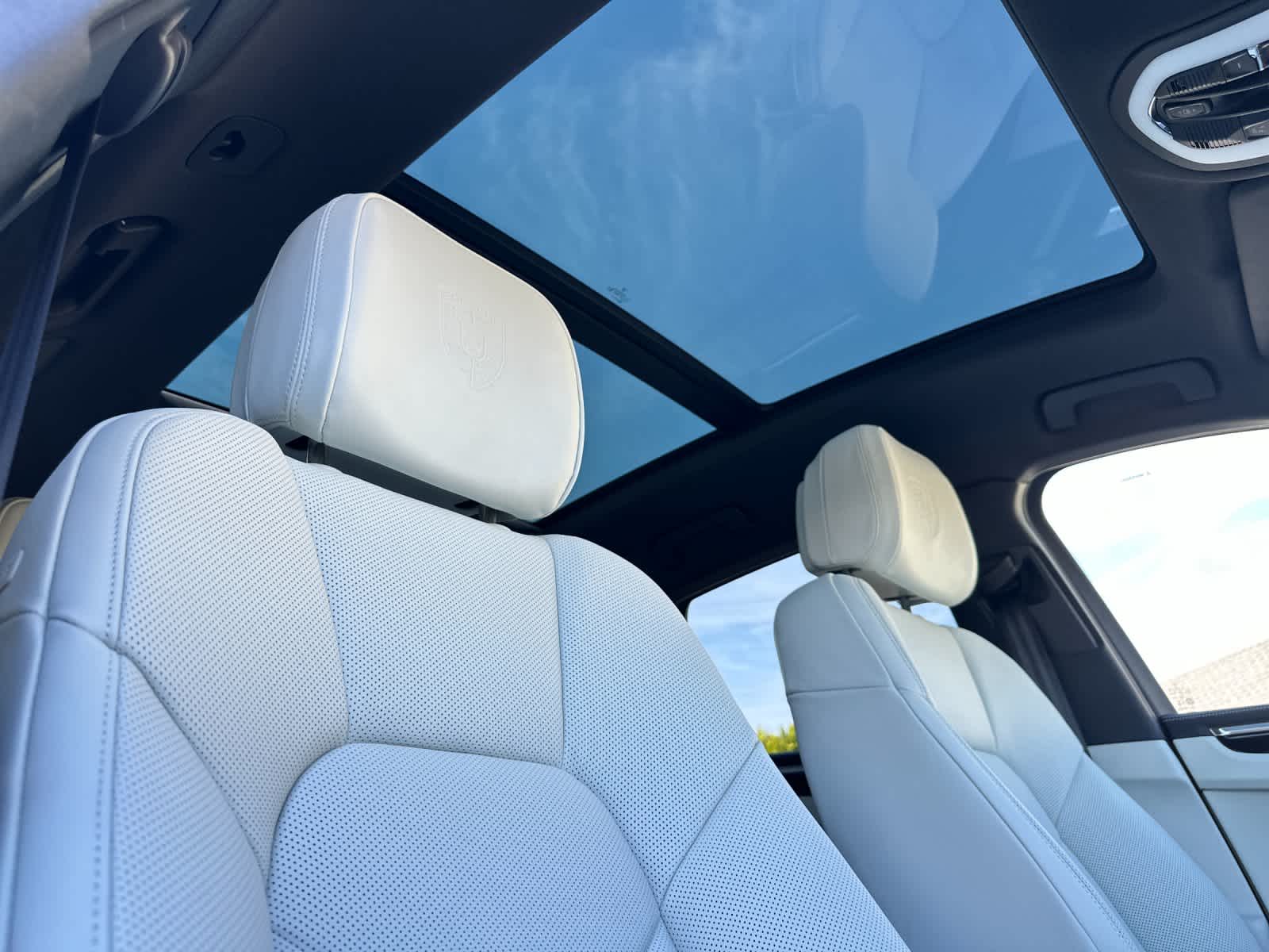 Thumbnail: 2026 Porsche Macan - 18