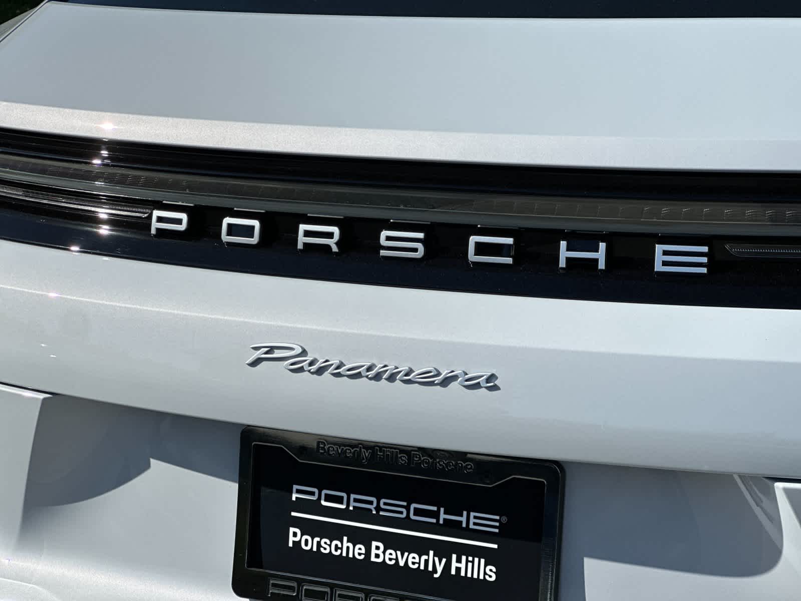 Thumbnail: 2026 Porsche Panamera - 33