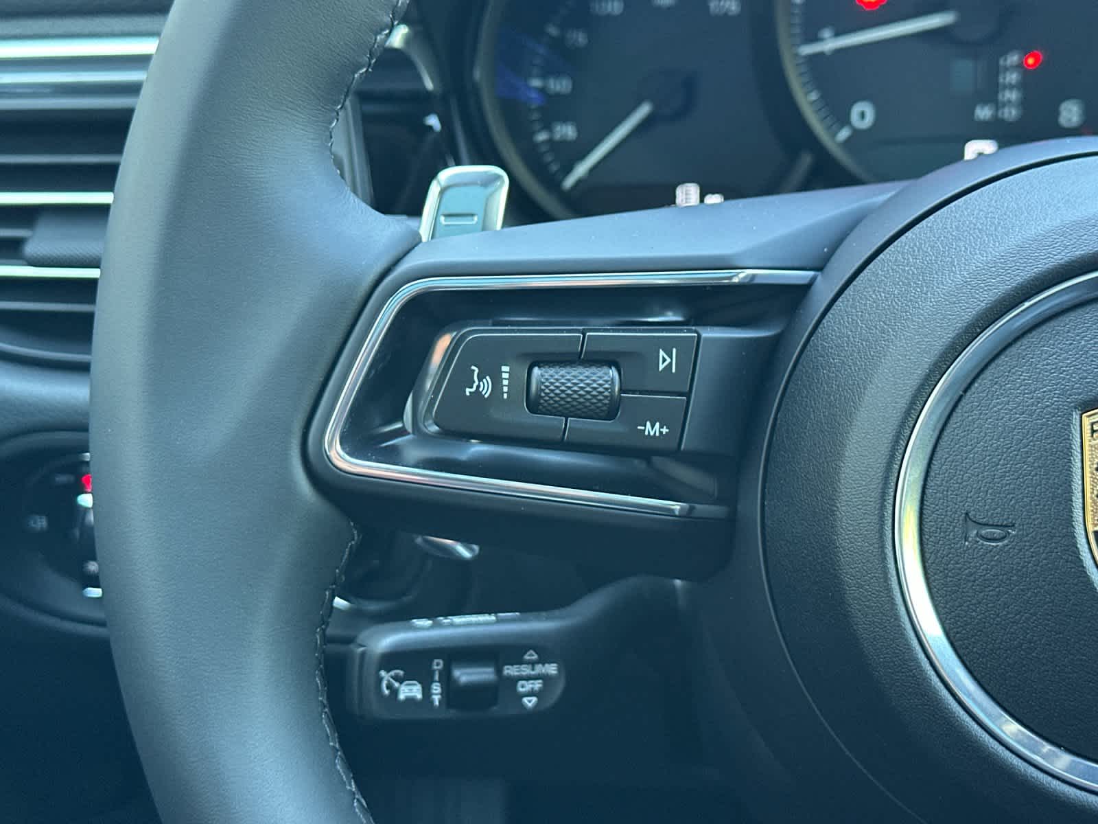 Thumbnail: 2026 Porsche Macan - 27