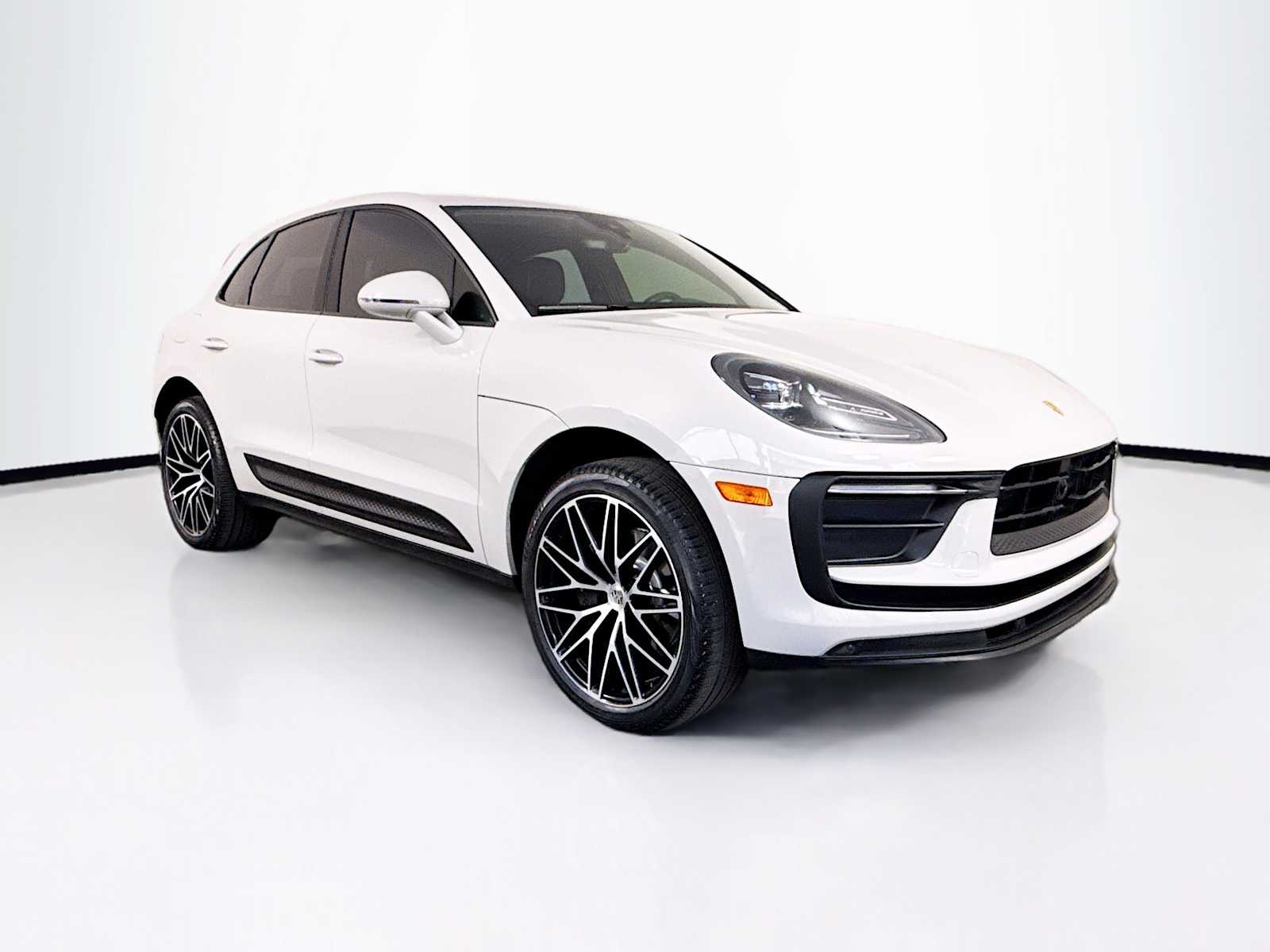 Thumbnail: 2024 Porsche Macan - 7