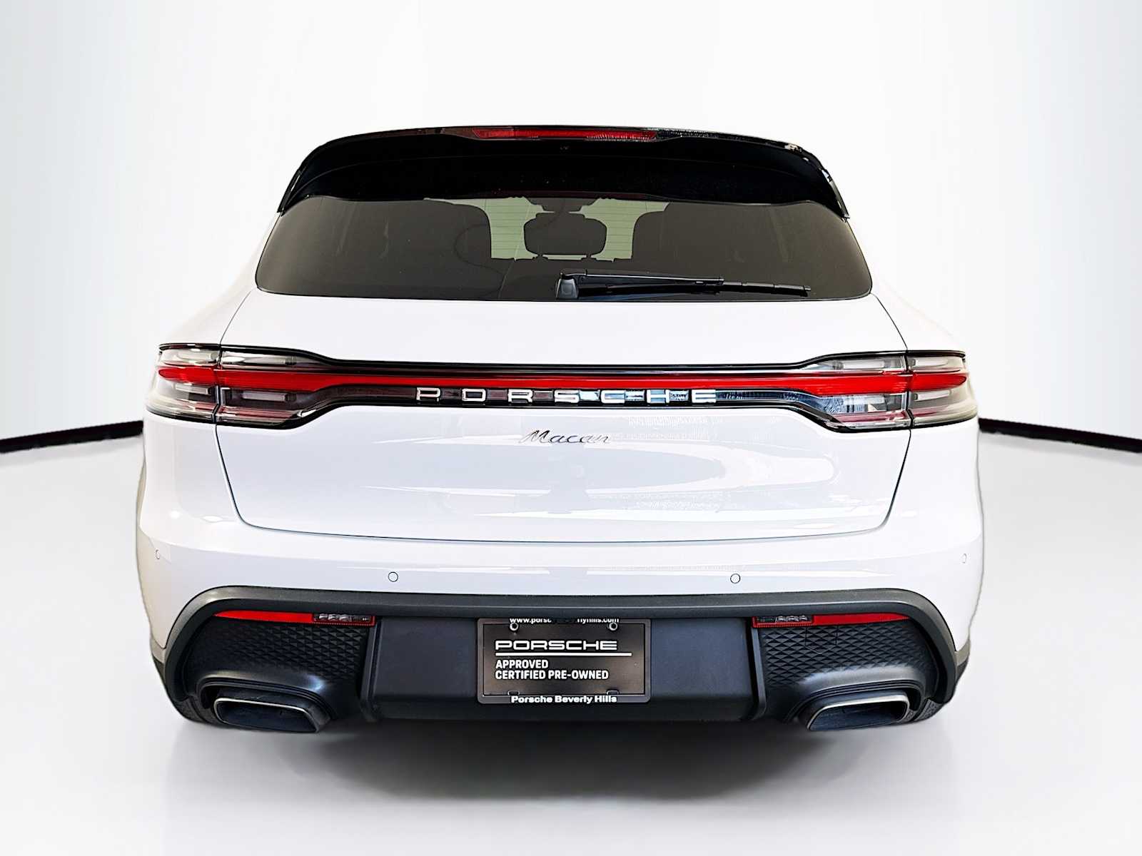 Thumbnail: 2024 Porsche Macan - 10