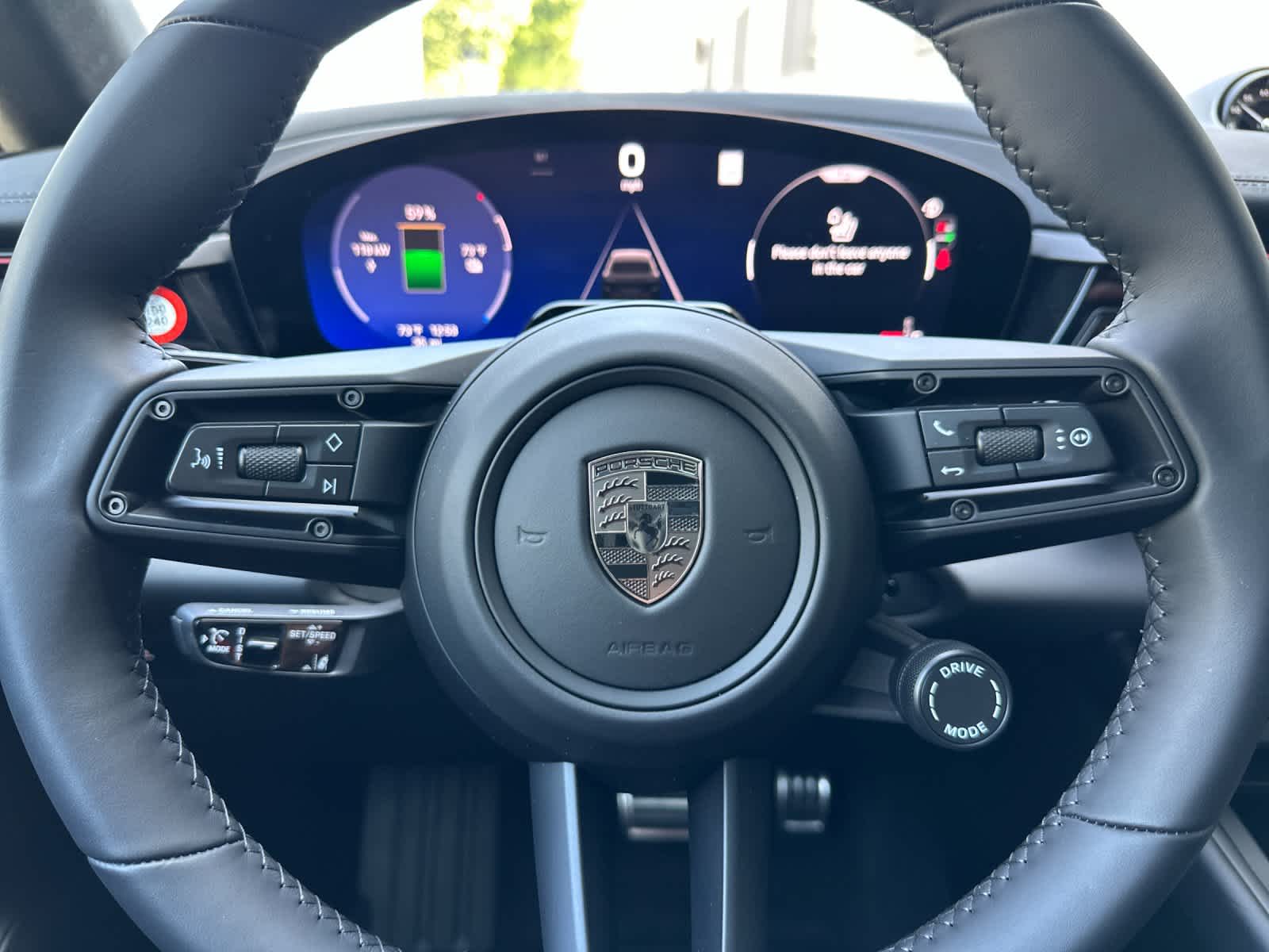 Thumbnail: 2026 Porsche Macan - 27