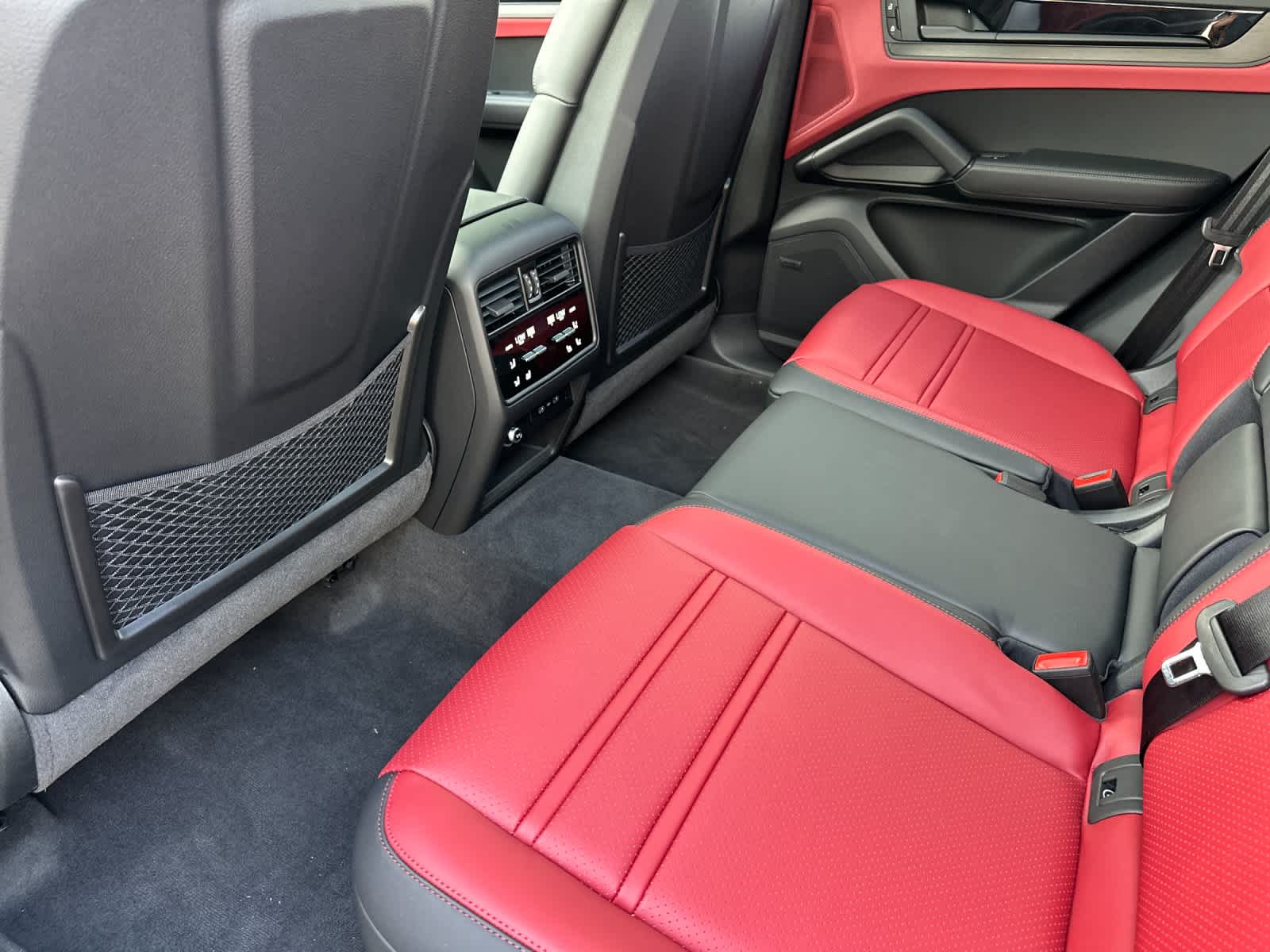 Thumbnail: 2026 Porsche Cayenne - 13