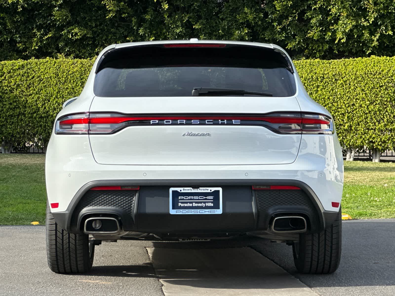 Thumbnail: 2026 Porsche Macan - 7