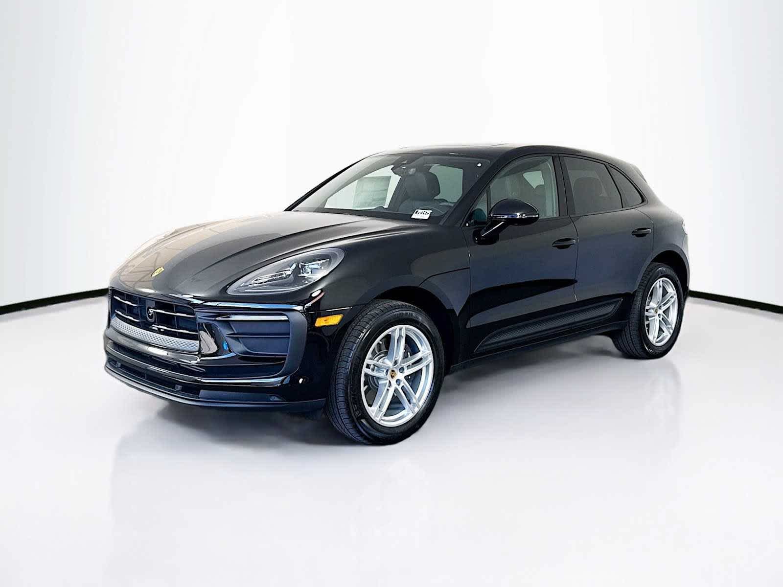 Thumbnail: 2026 Porsche Macan - 1