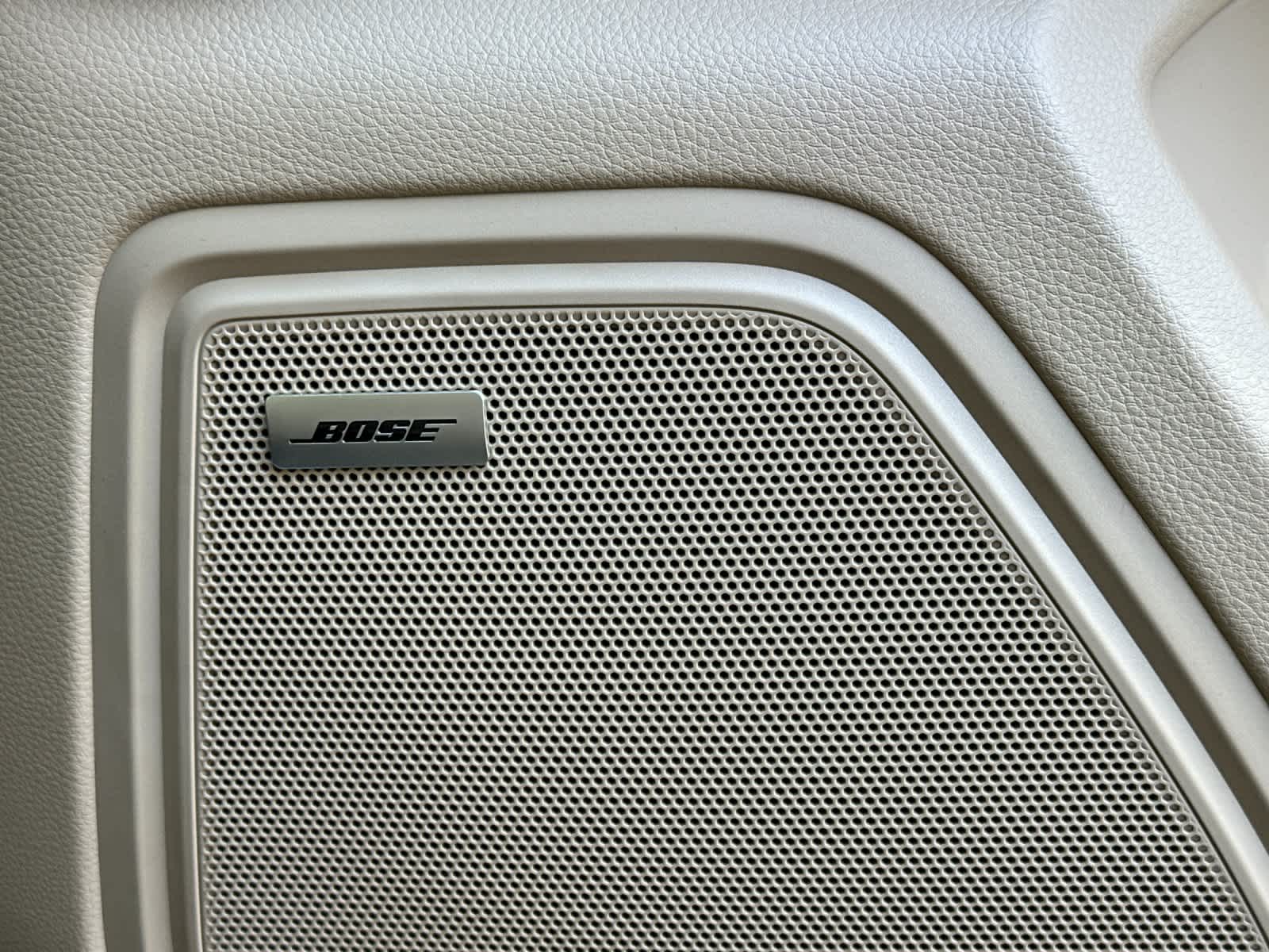 Thumbnail: 2026 Porsche Macan - 20