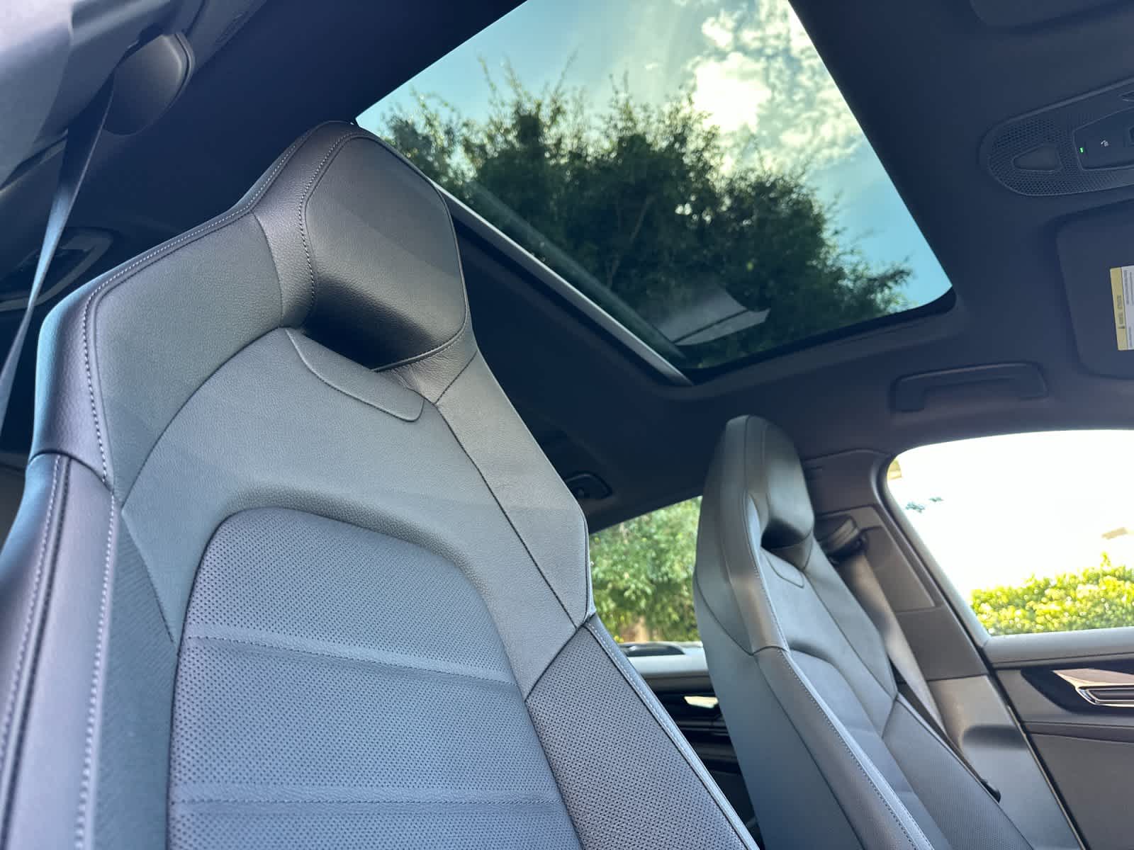 Thumbnail: 2026 Porsche Panamera - 17