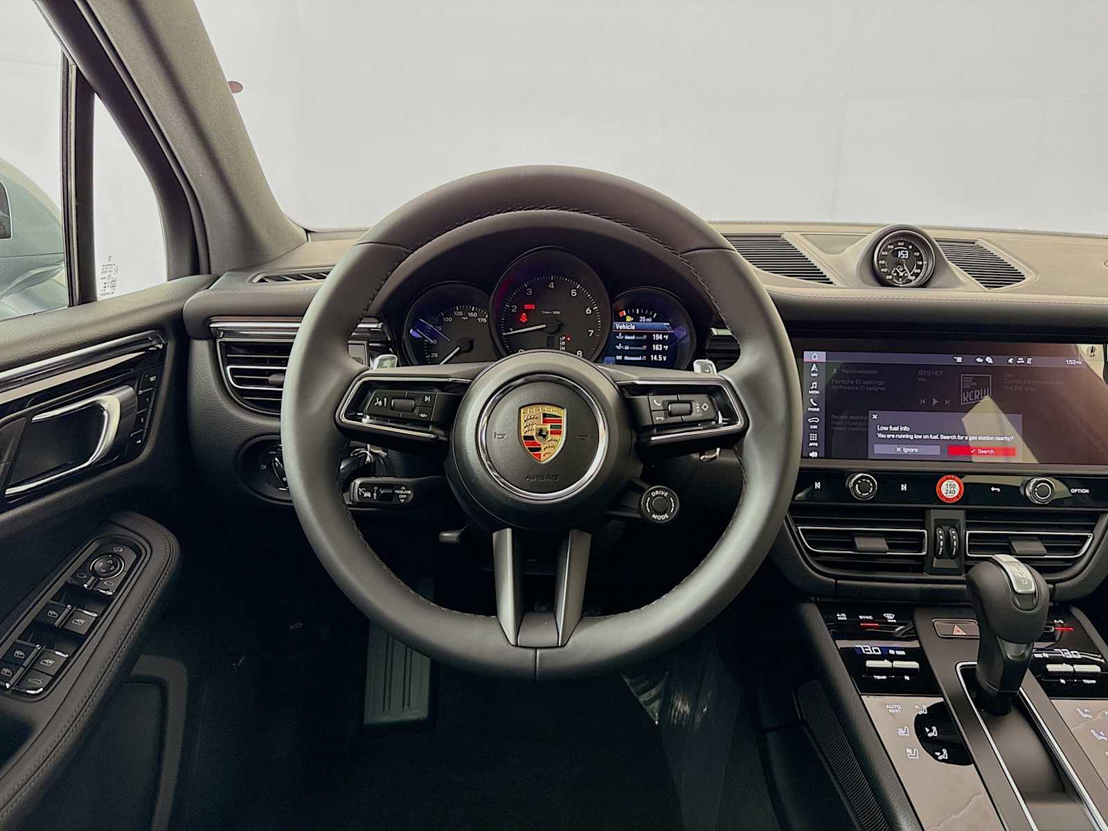 Thumbnail: 2026 Porsche Macan - 18