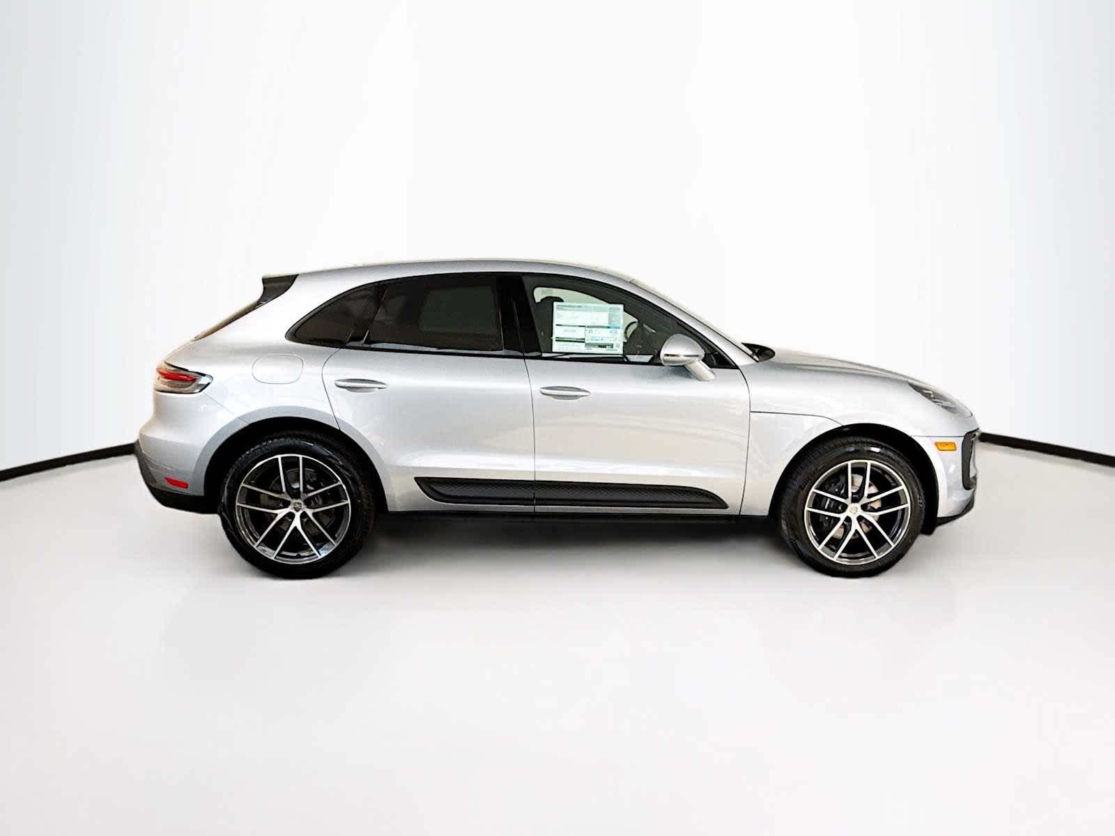 Thumbnail: 2026 Porsche Macan - 26