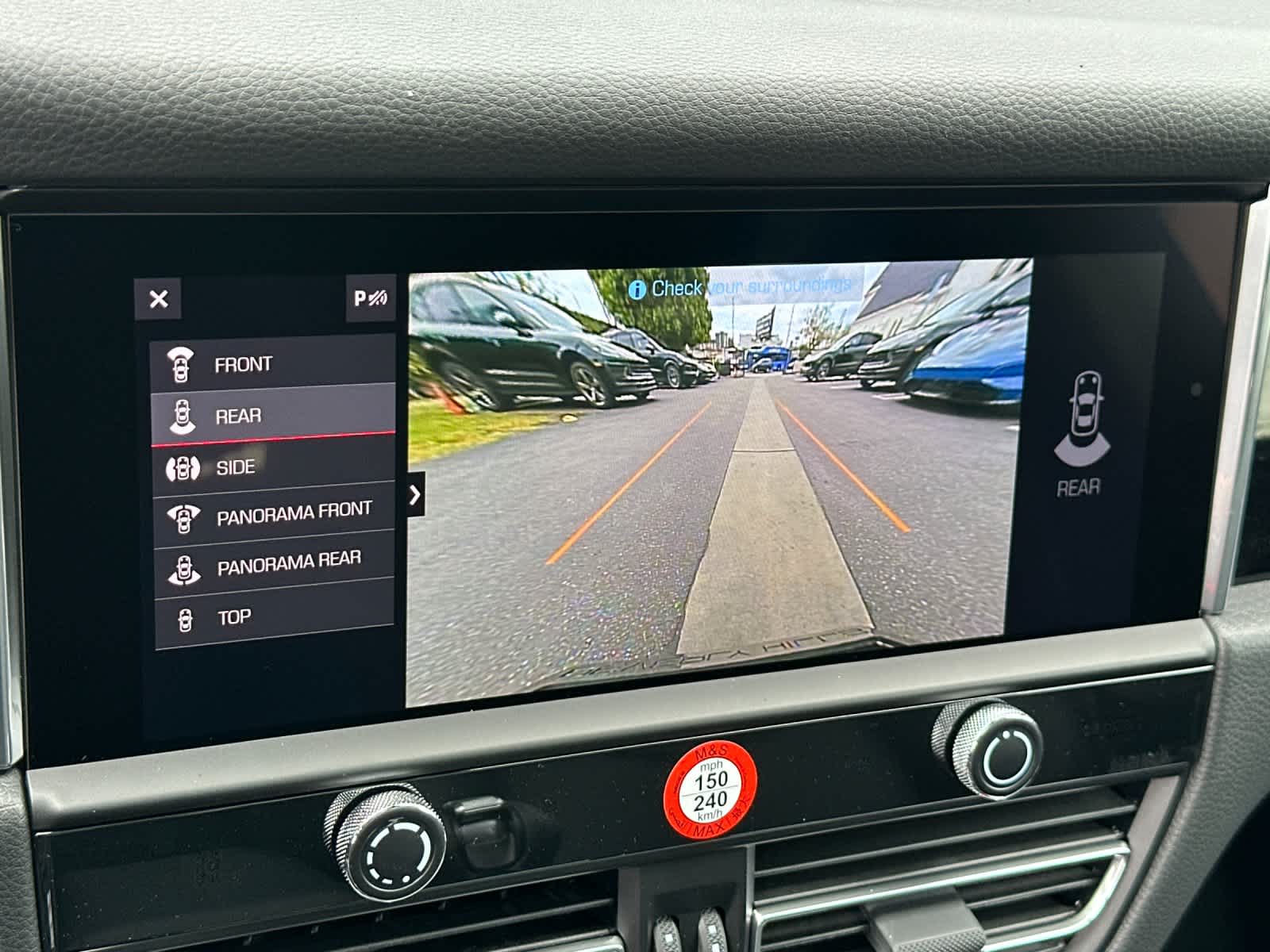 Thumbnail: 2026 Porsche Macan - 23