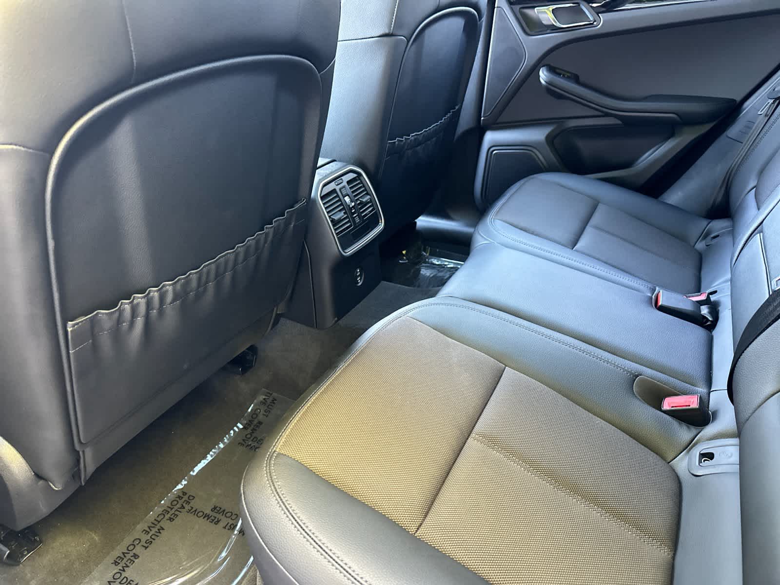 Thumbnail: 2025 Porsche Macan - 13