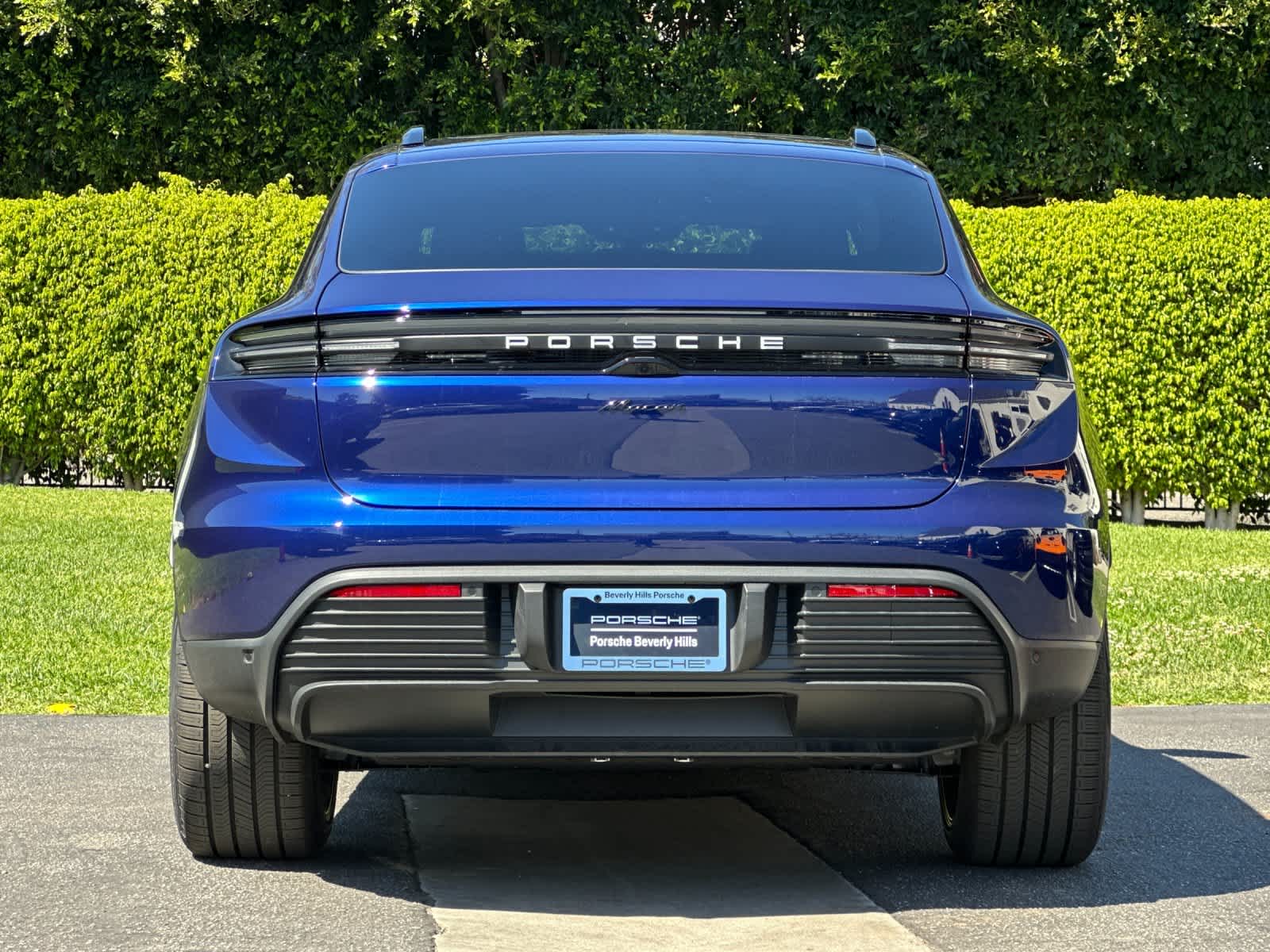 Thumbnail: 2026 Porsche Macan - 7