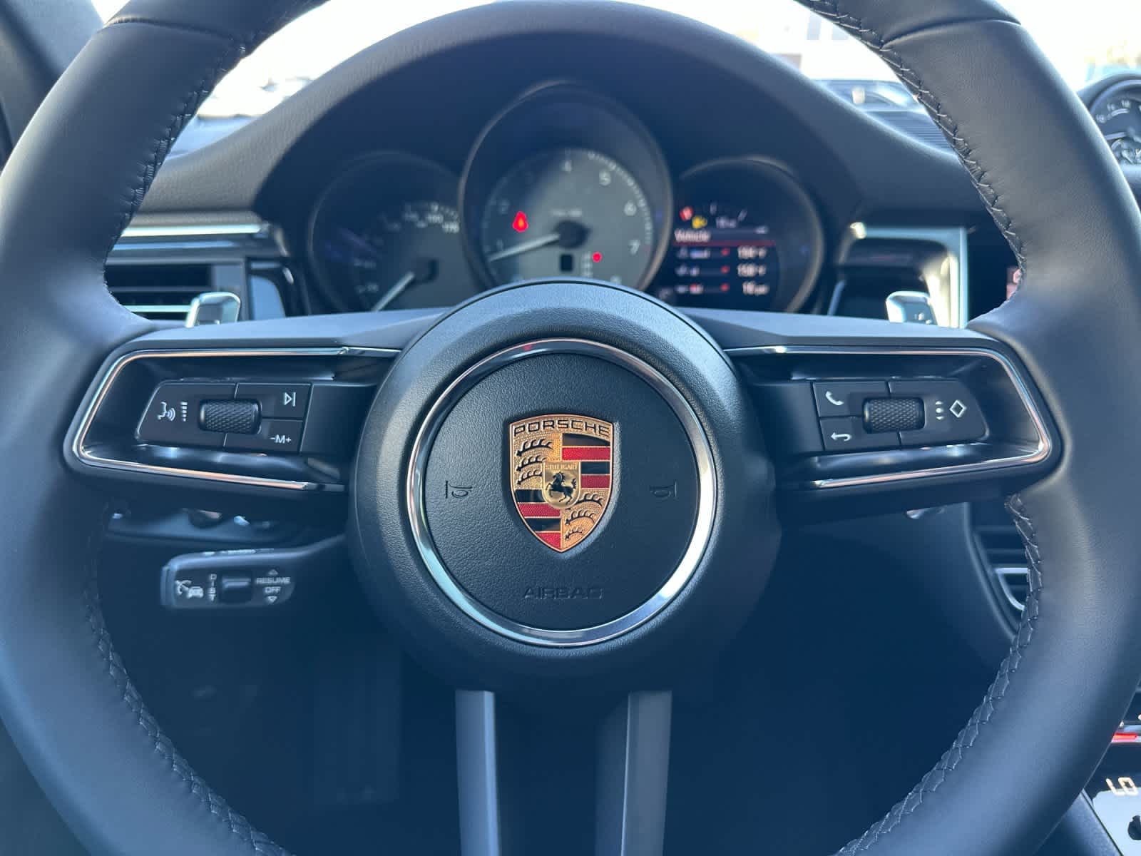 Thumbnail: 2026 Porsche Macan - 26