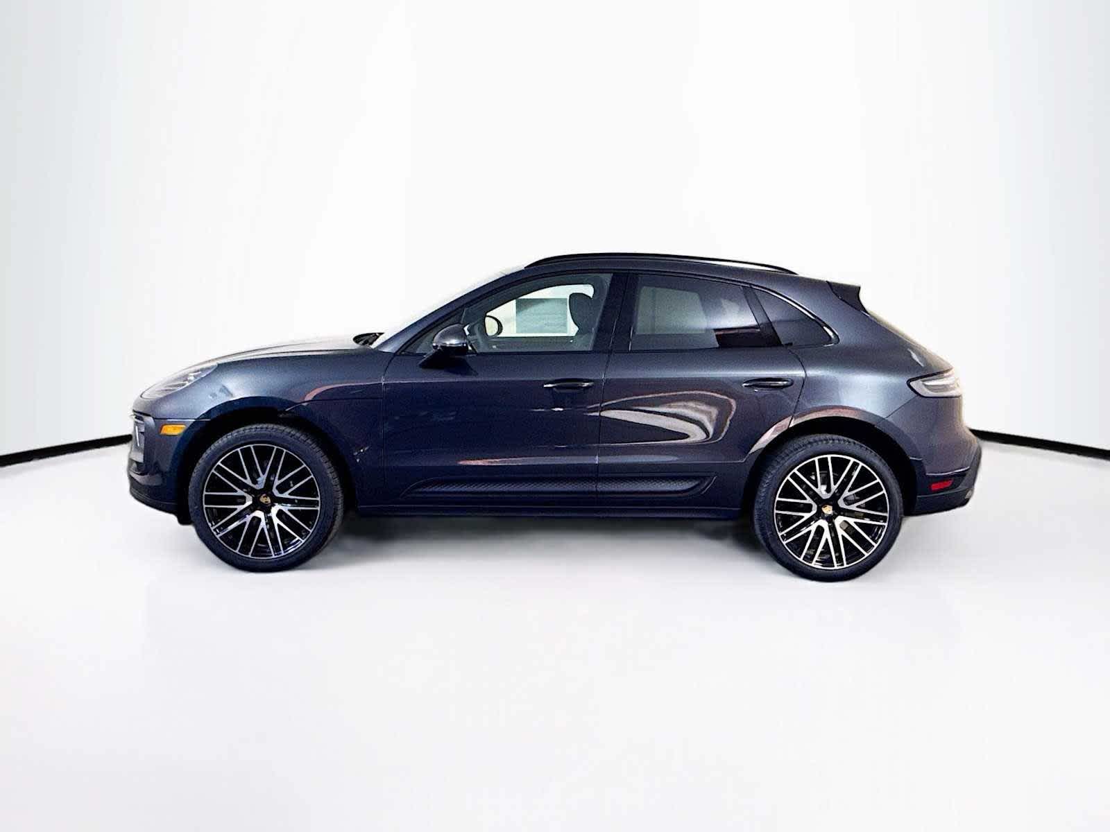 Thumbnail: 2026 Porsche Macan - 2