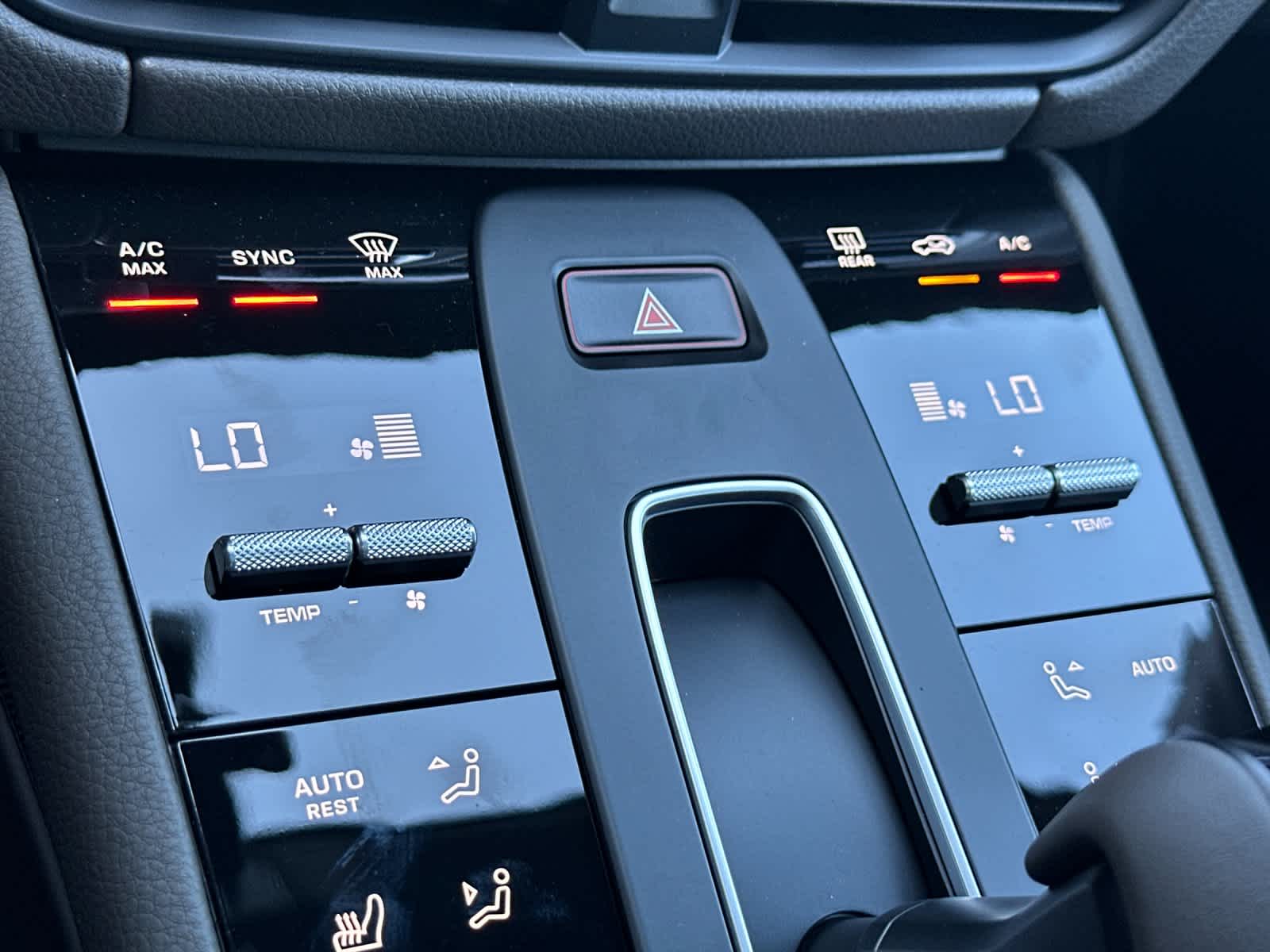 Thumbnail: 2026 Porsche Macan - 24