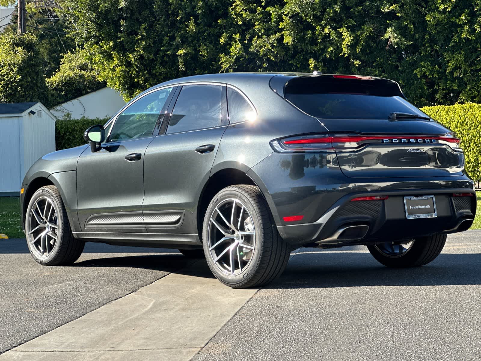 Thumbnail: 2026 Porsche Macan - 3