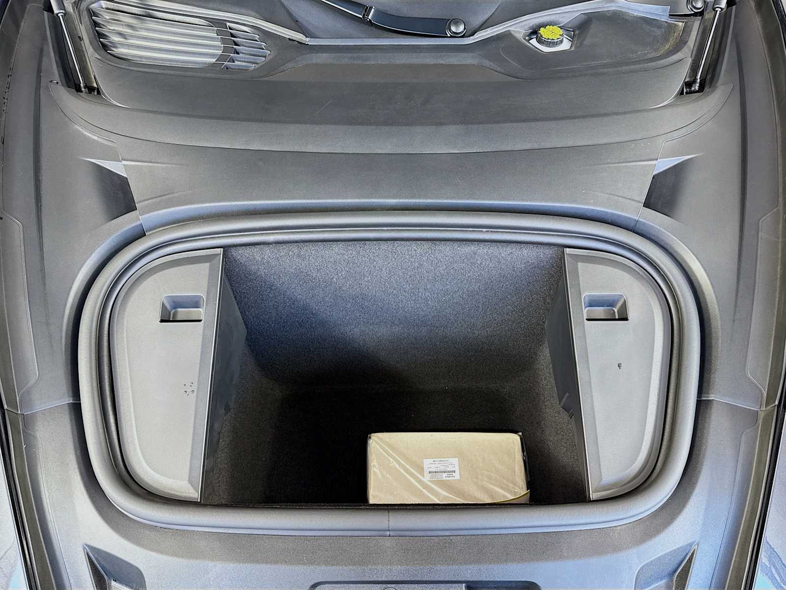 Thumbnail: 2021 Porsche Taycan - 23