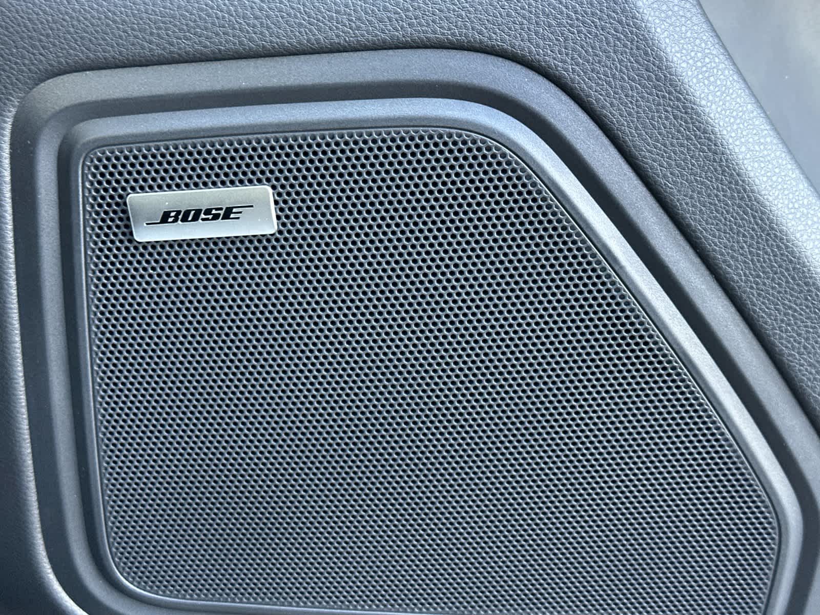 Thumbnail: 2026 Porsche Macan - 20