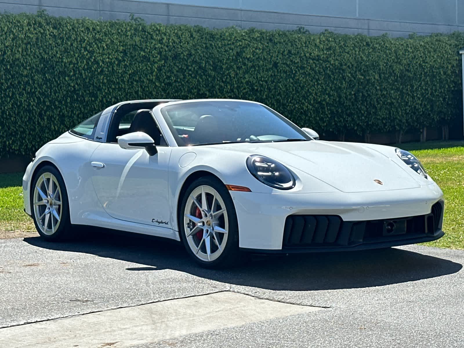 Thumbnail: 2026 Porsche 911 - 10