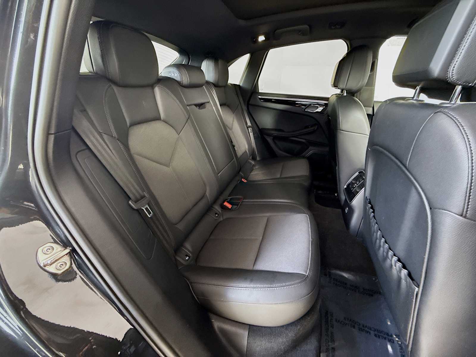 Thumbnail: 2023 Porsche Macan - 22