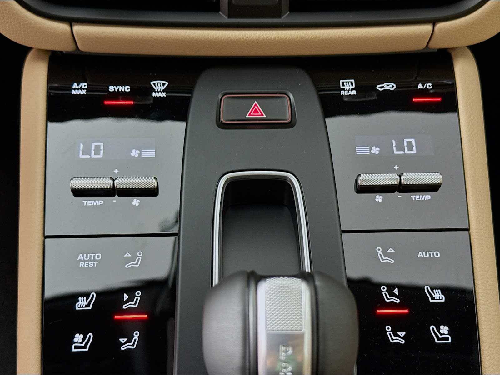 Thumbnail: 2026 Porsche Macan - 13