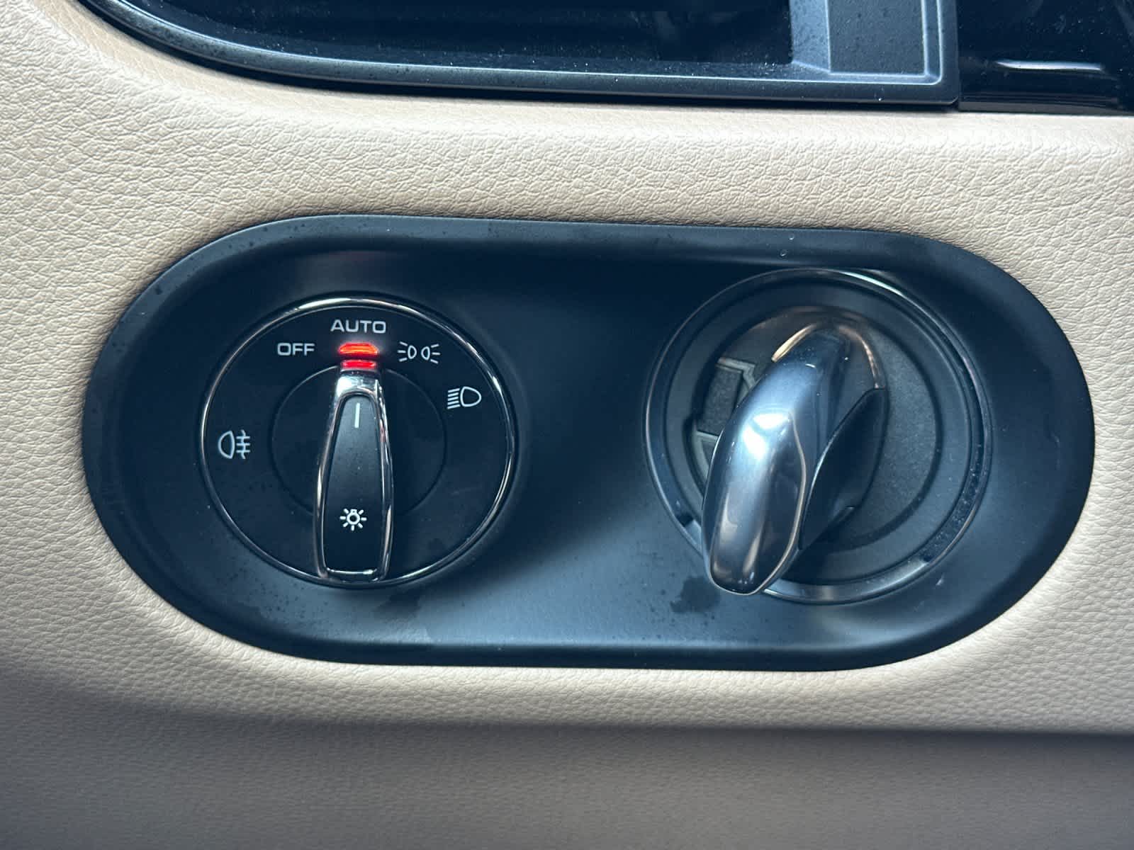 Thumbnail: 2025 Porsche Macan - 29