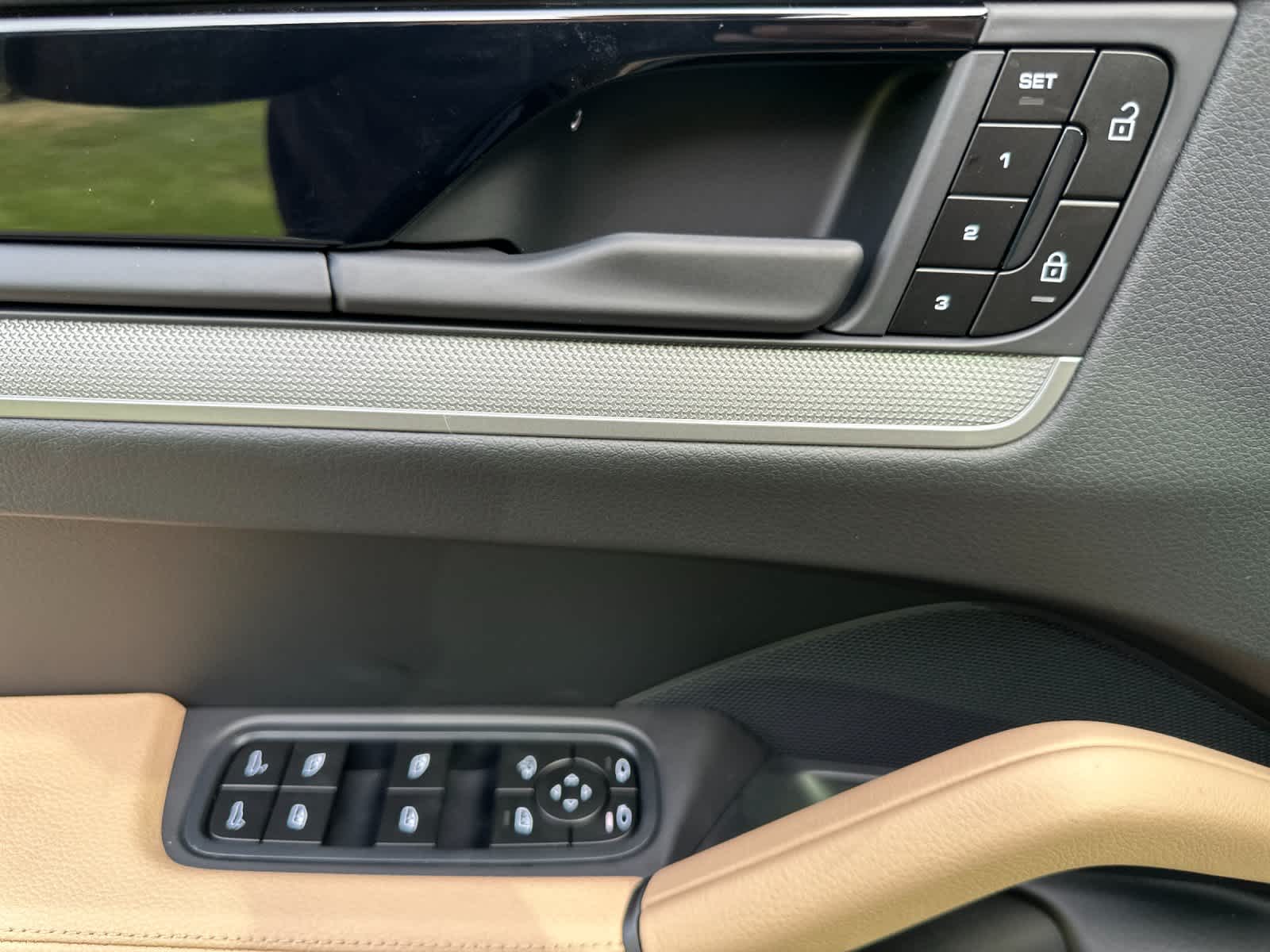 Thumbnail: 2026 Porsche Cayenne - 12