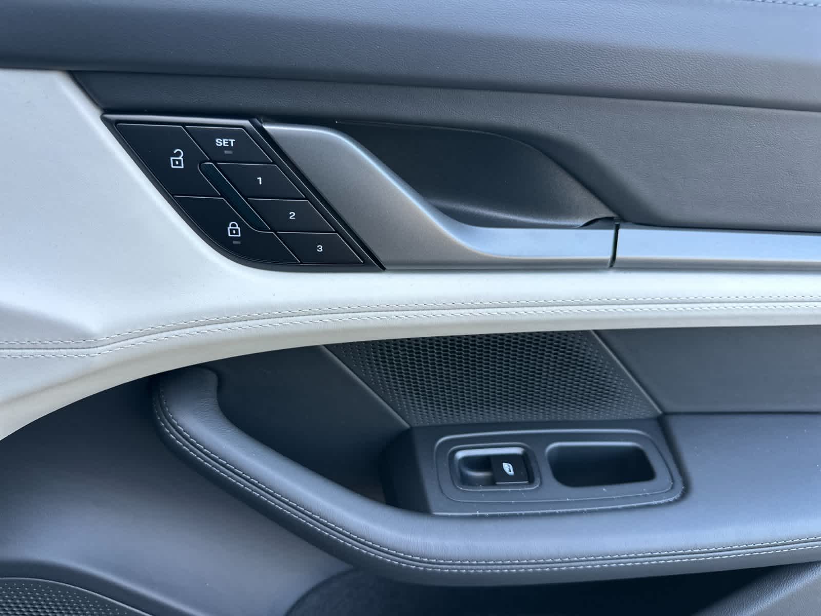 Thumbnail: 2026 Porsche Taycan - 18