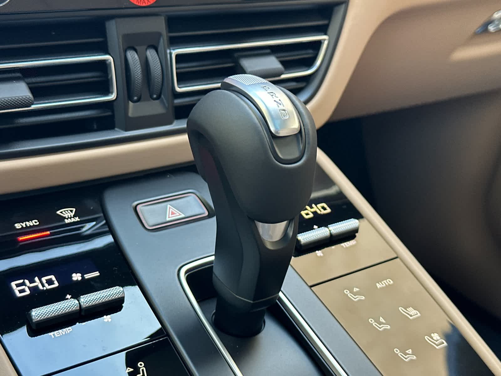 Thumbnail: 2026 Porsche Macan - 25