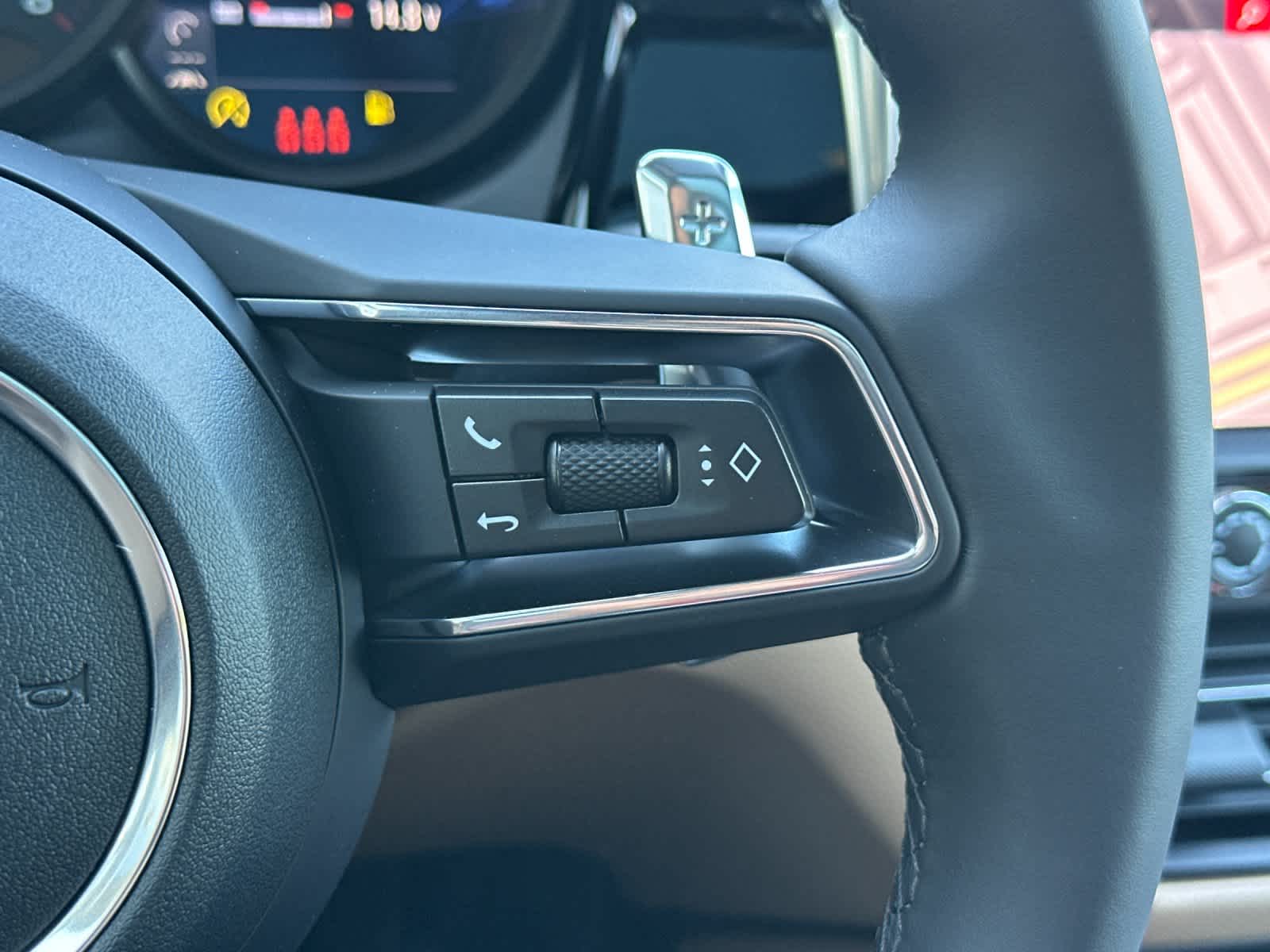 Thumbnail: 2026 Porsche Macan - 27