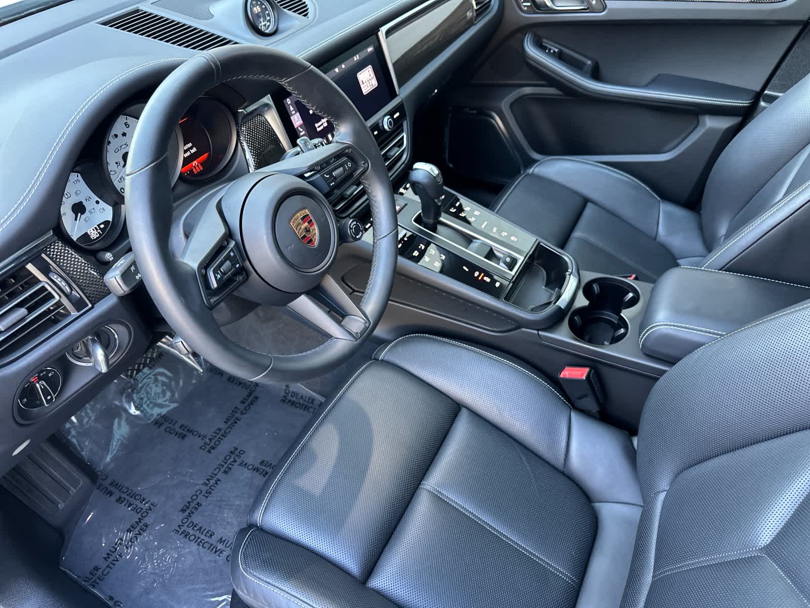 Thumbnail: 2025 Porsche Macan - 4