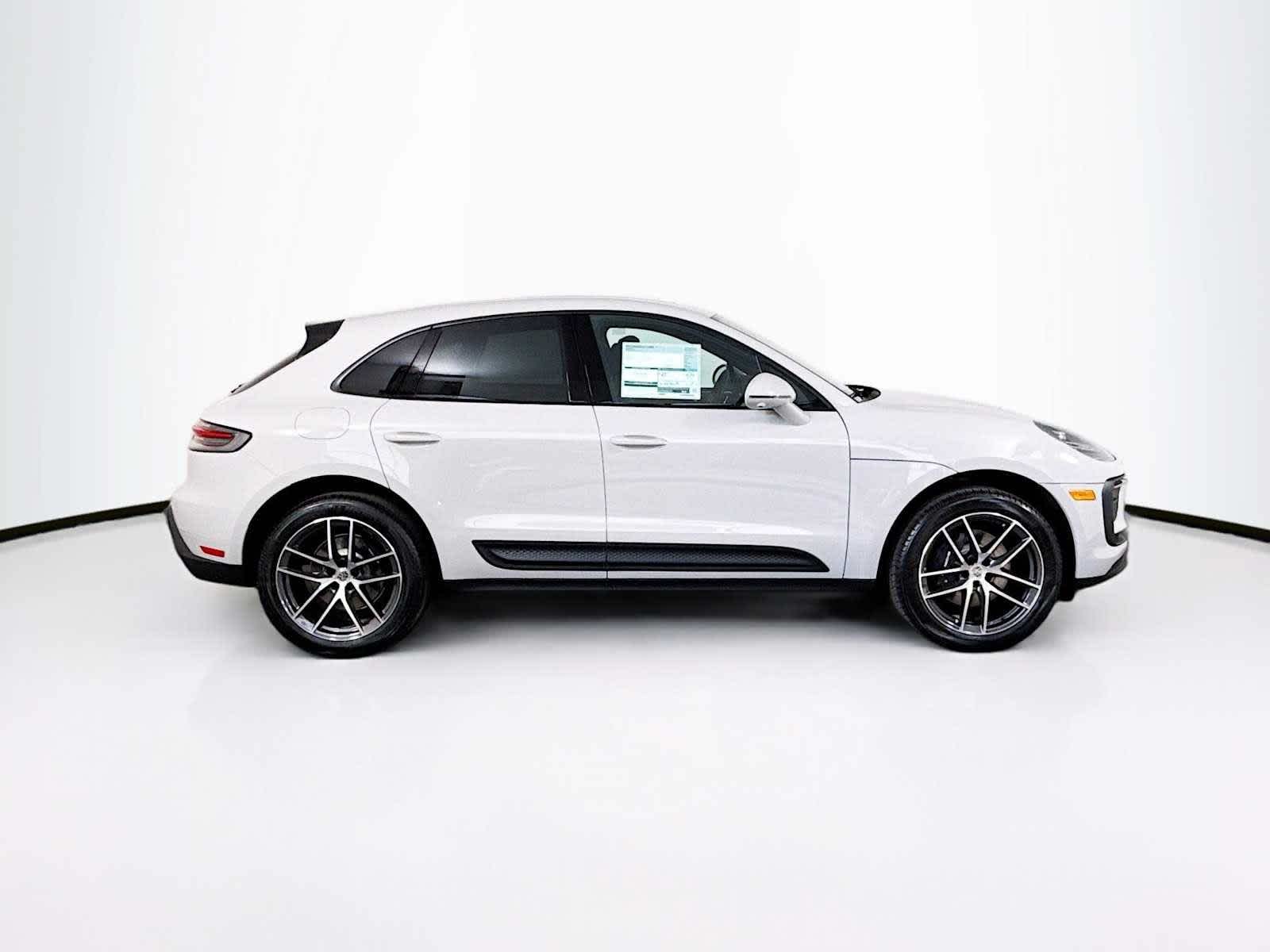 Thumbnail: 2026 Porsche Macan - 8