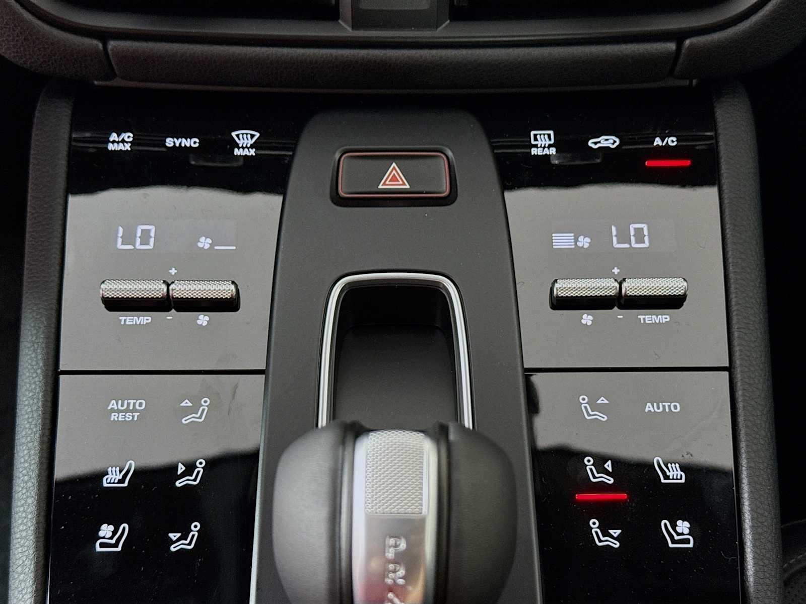 Thumbnail: 2026 Porsche Macan - 13