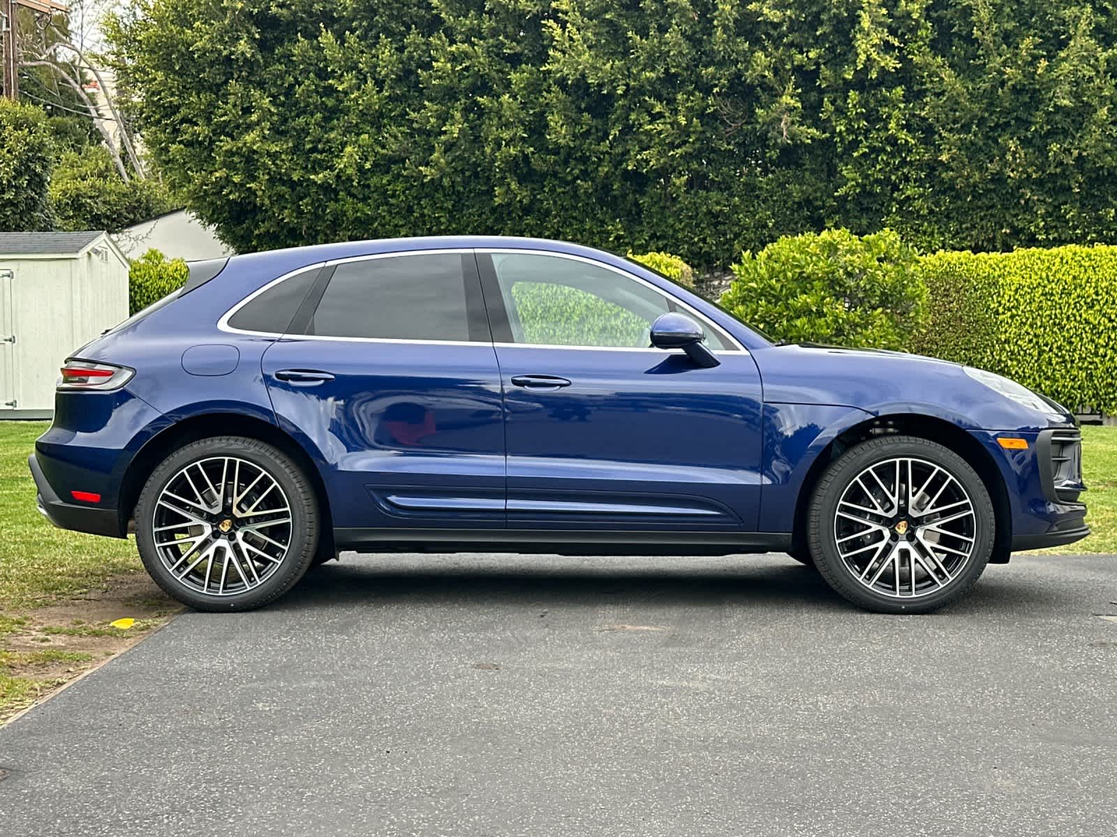 Thumbnail: 2026 Porsche Macan - 9
